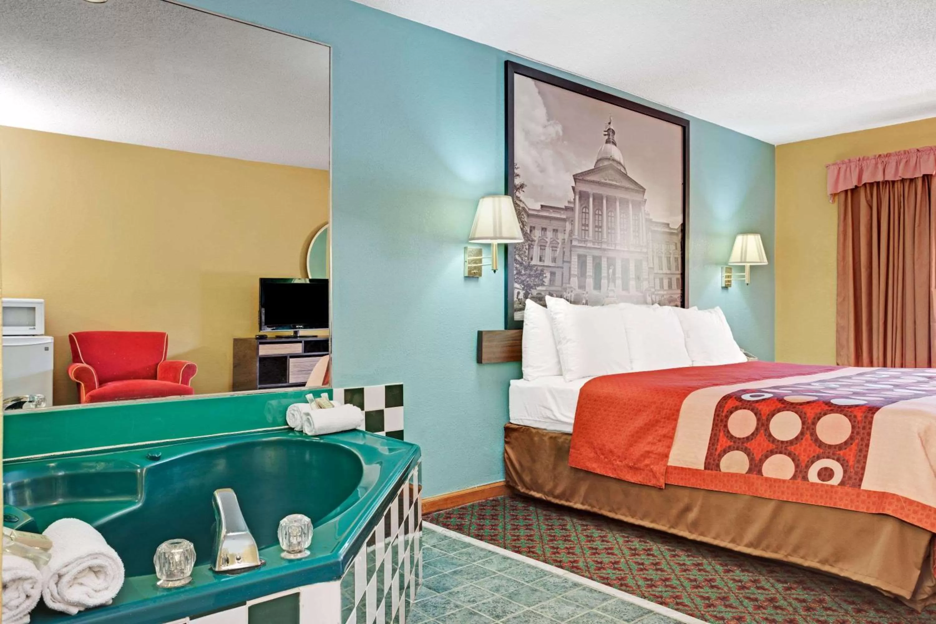 Photo of the whole room, Bed in Super 8 by Wyndham Forest Park