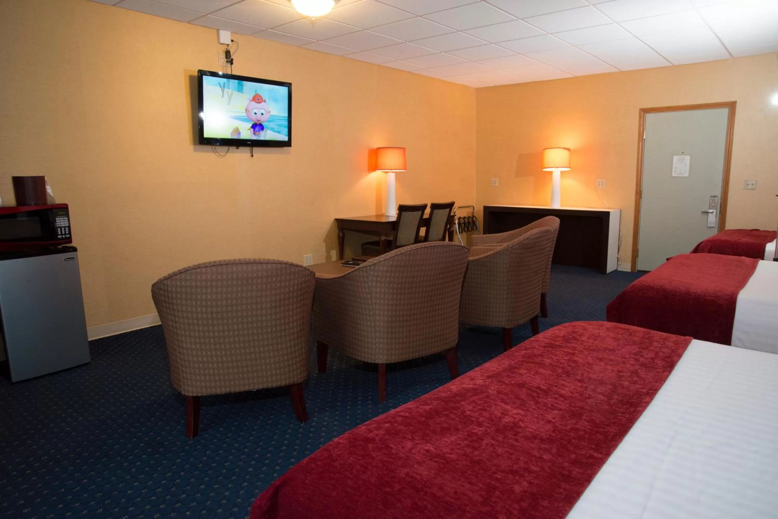 TV and multimedia, Bed in Hampton Falls Inn