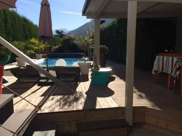 Pool view, Swimming Pool in Chambre D'hôtes Chez Dom