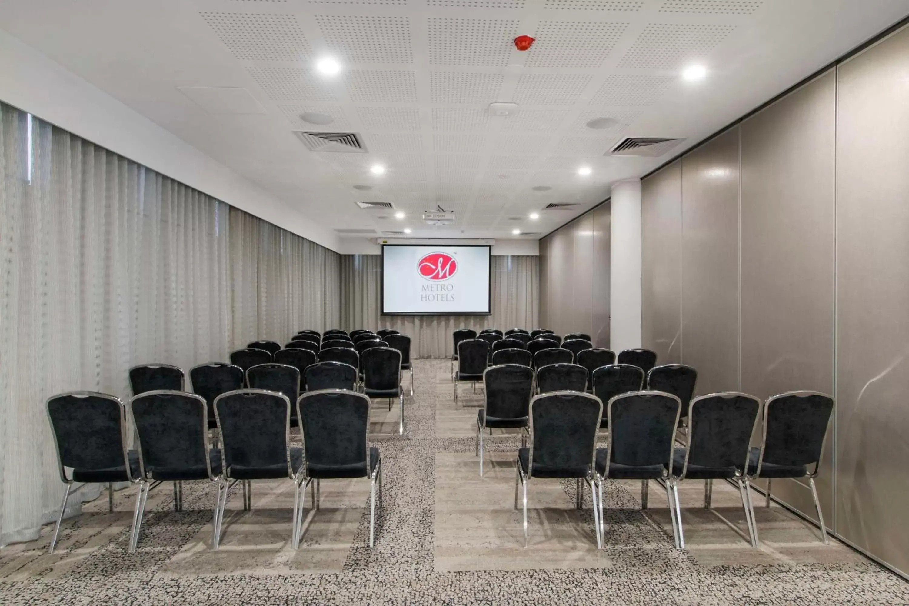 Meeting/conference room in Metro Hotel Perth