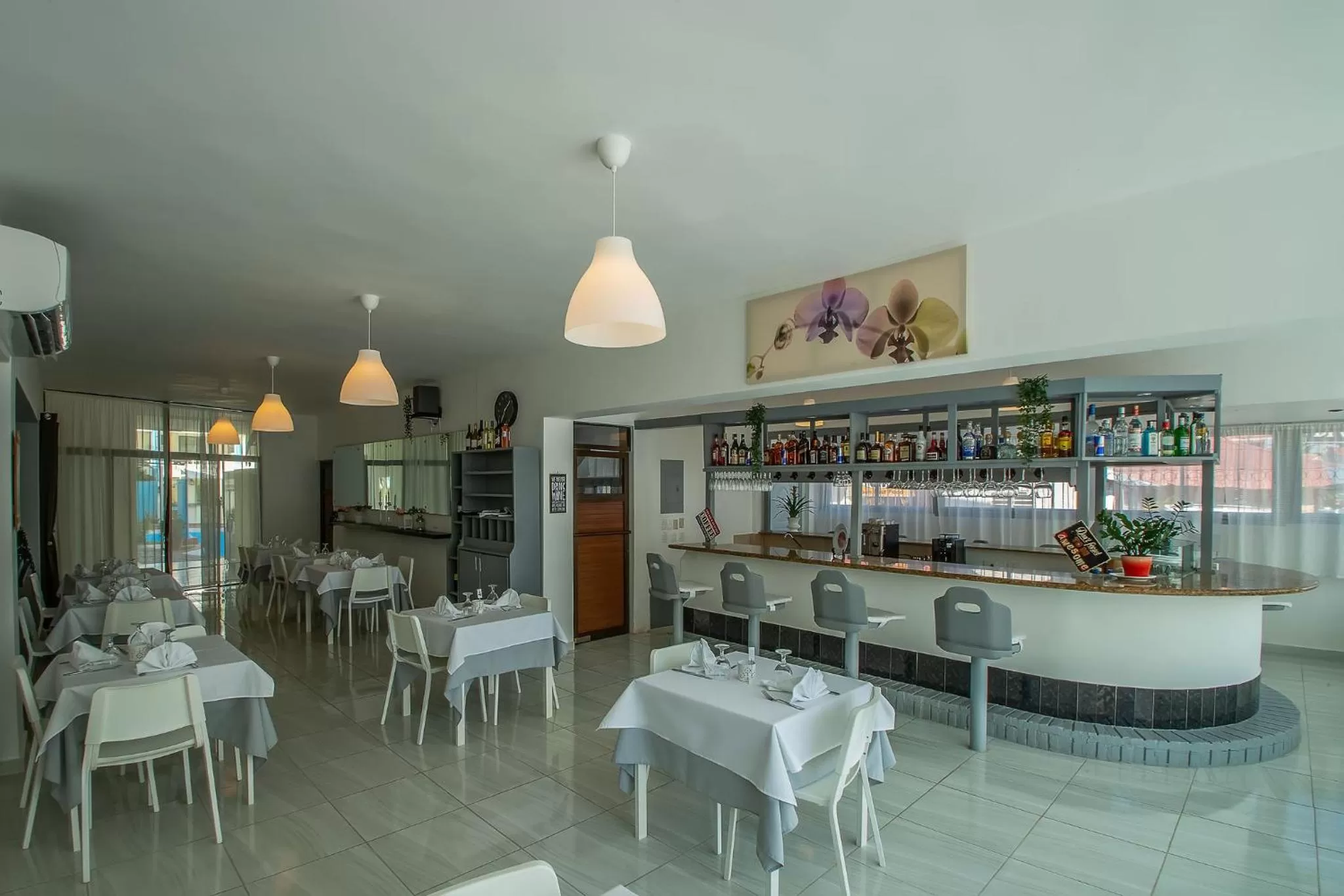 Restaurant/places to eat in Hotel Plaza Europa