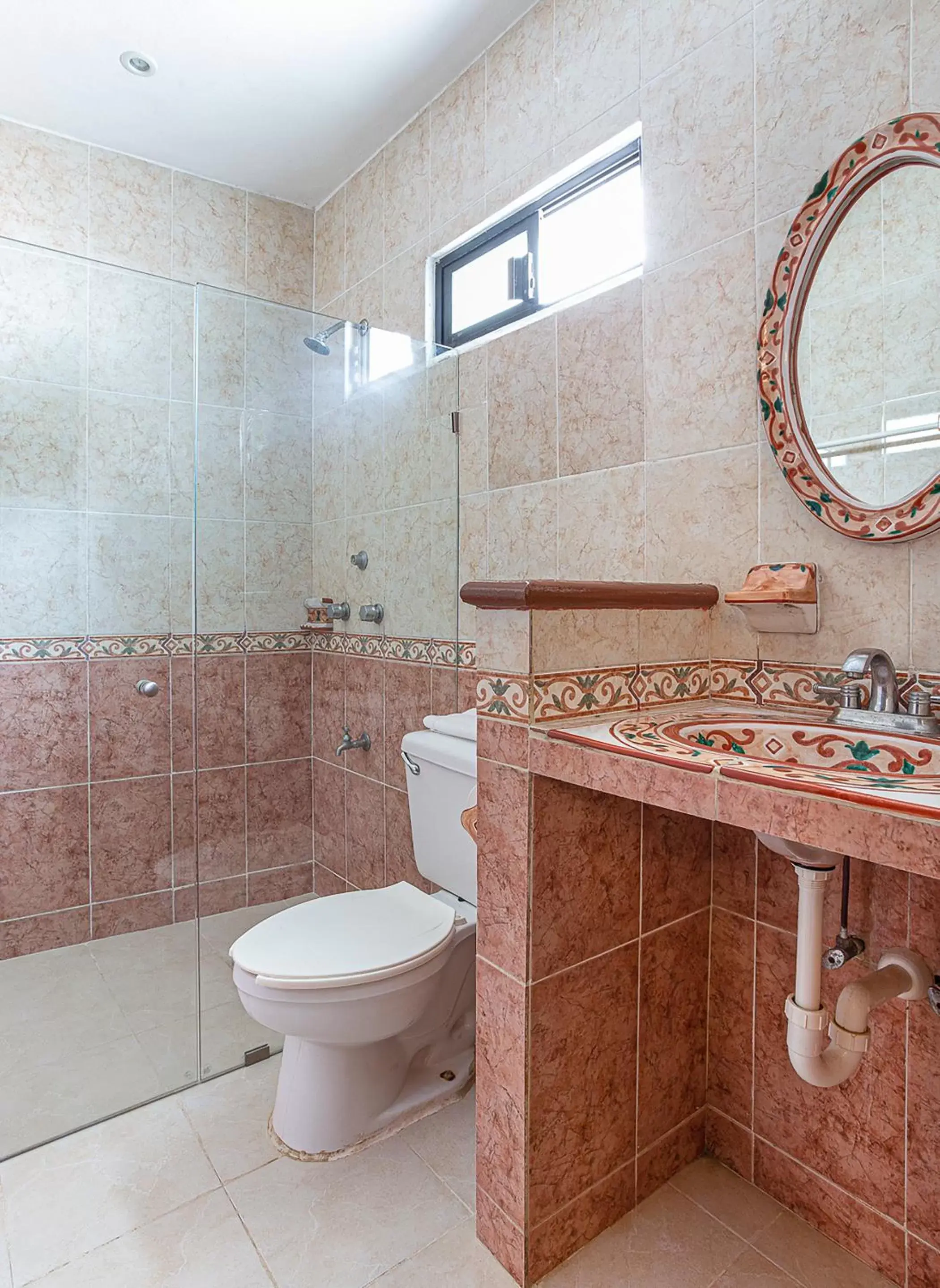 Shower in La Aurora Hotel Colonial Shower in La Aurora Hotel Colonial