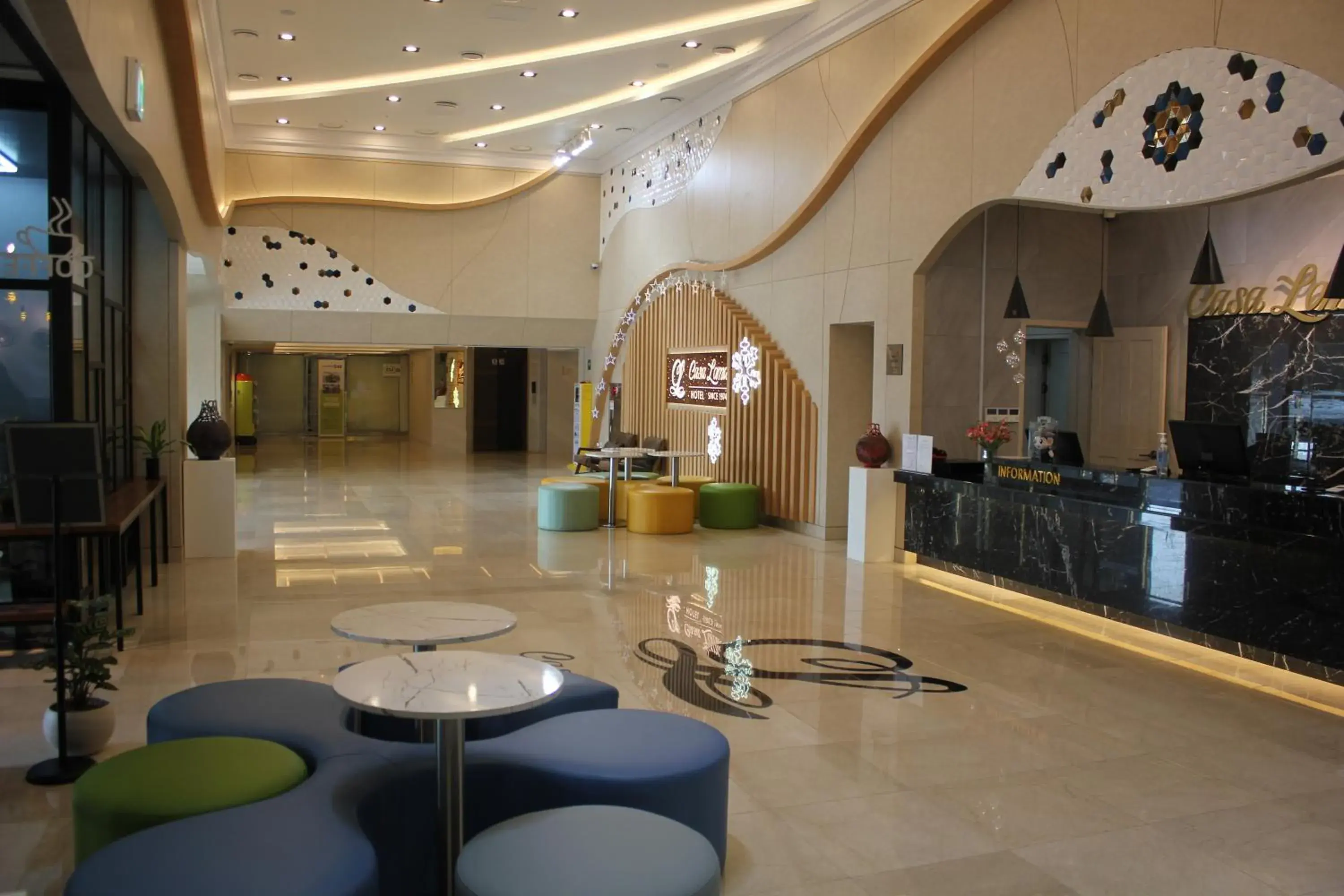 Property building, Lobby/Reception in Casaloma hotel