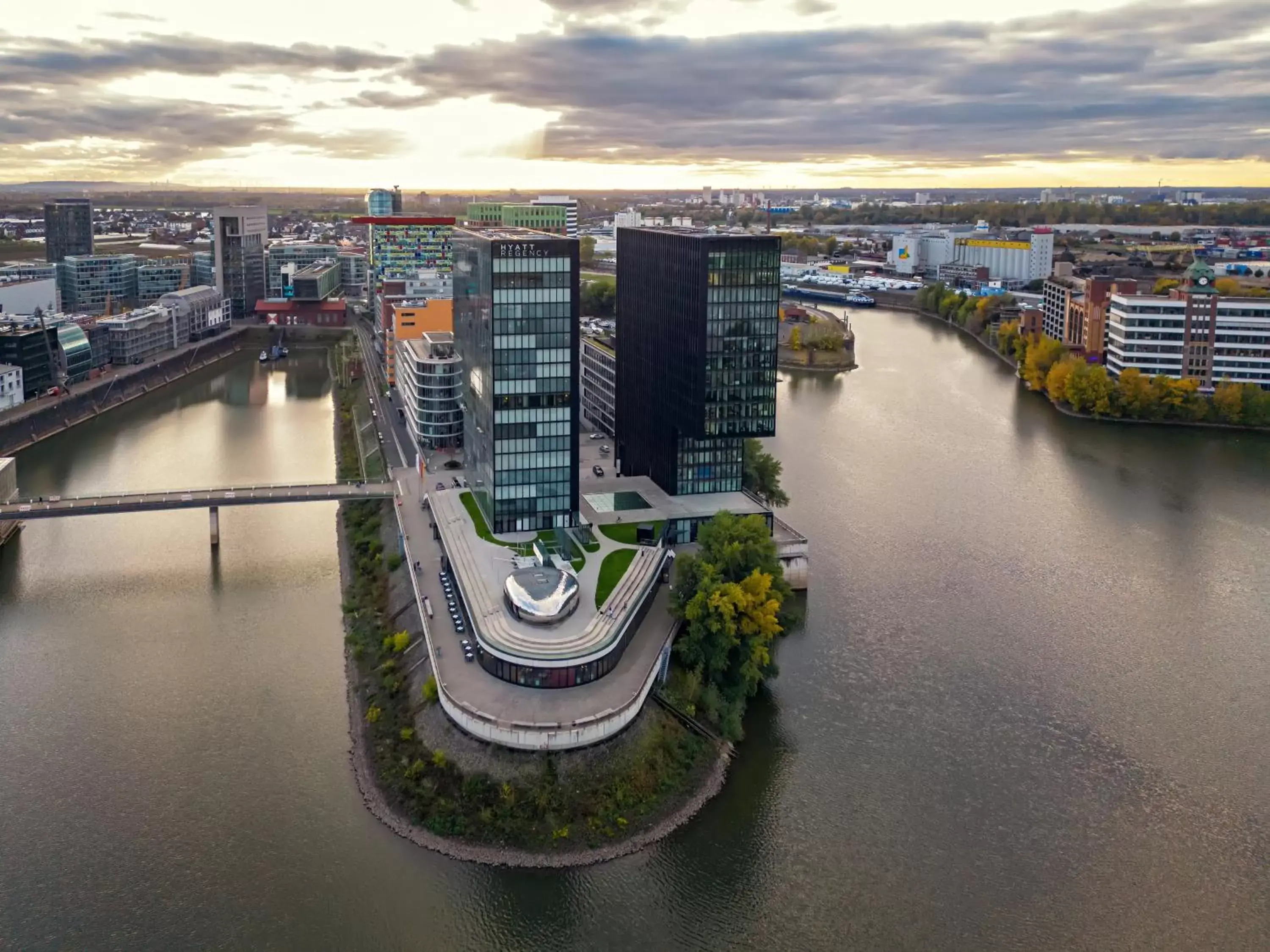 Property building, Bird's-eye View in Hyatt Regency Dusseldorf