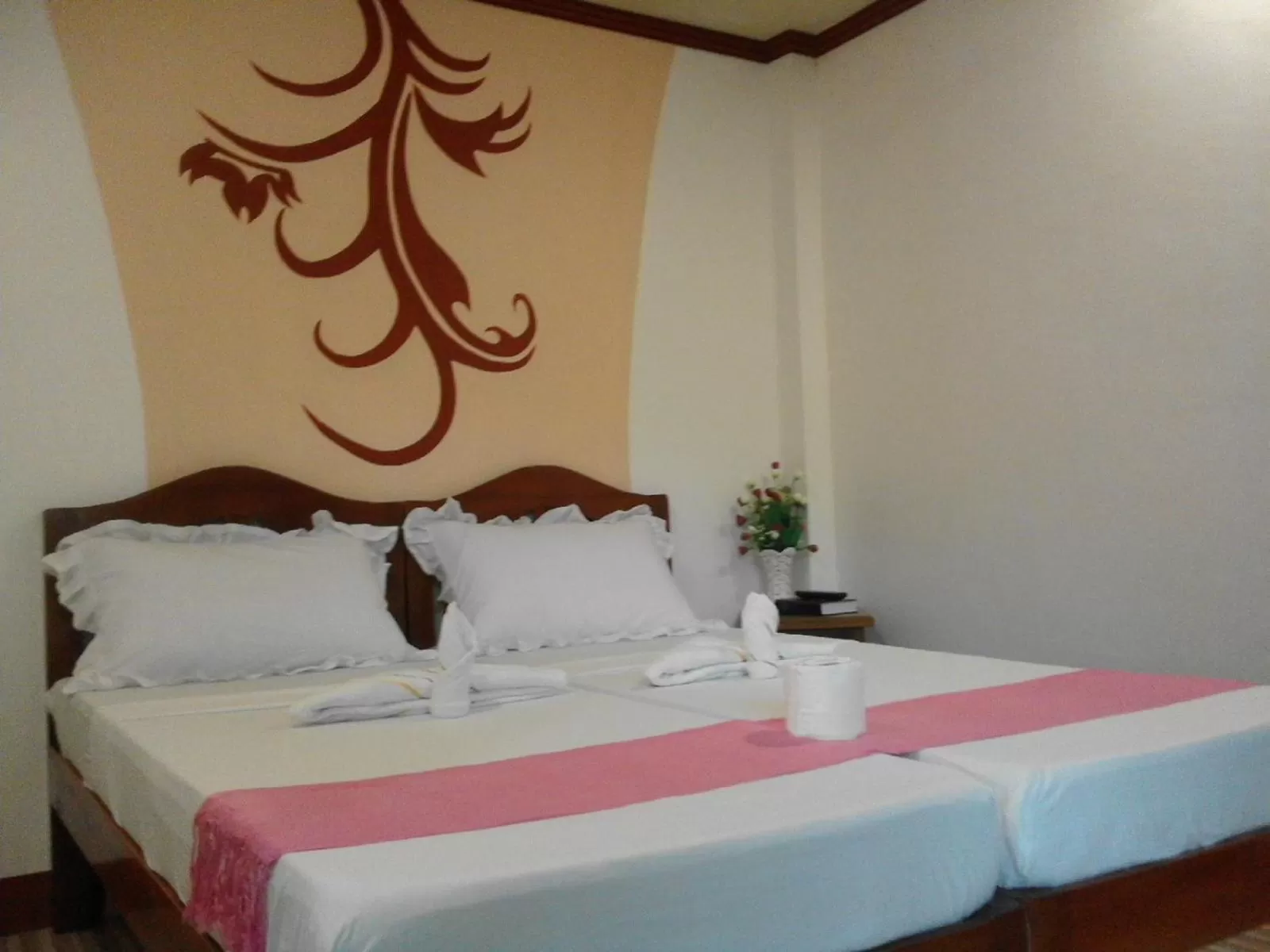 Photo of the whole room, Bed in Vali-Joe Travel Lodge
