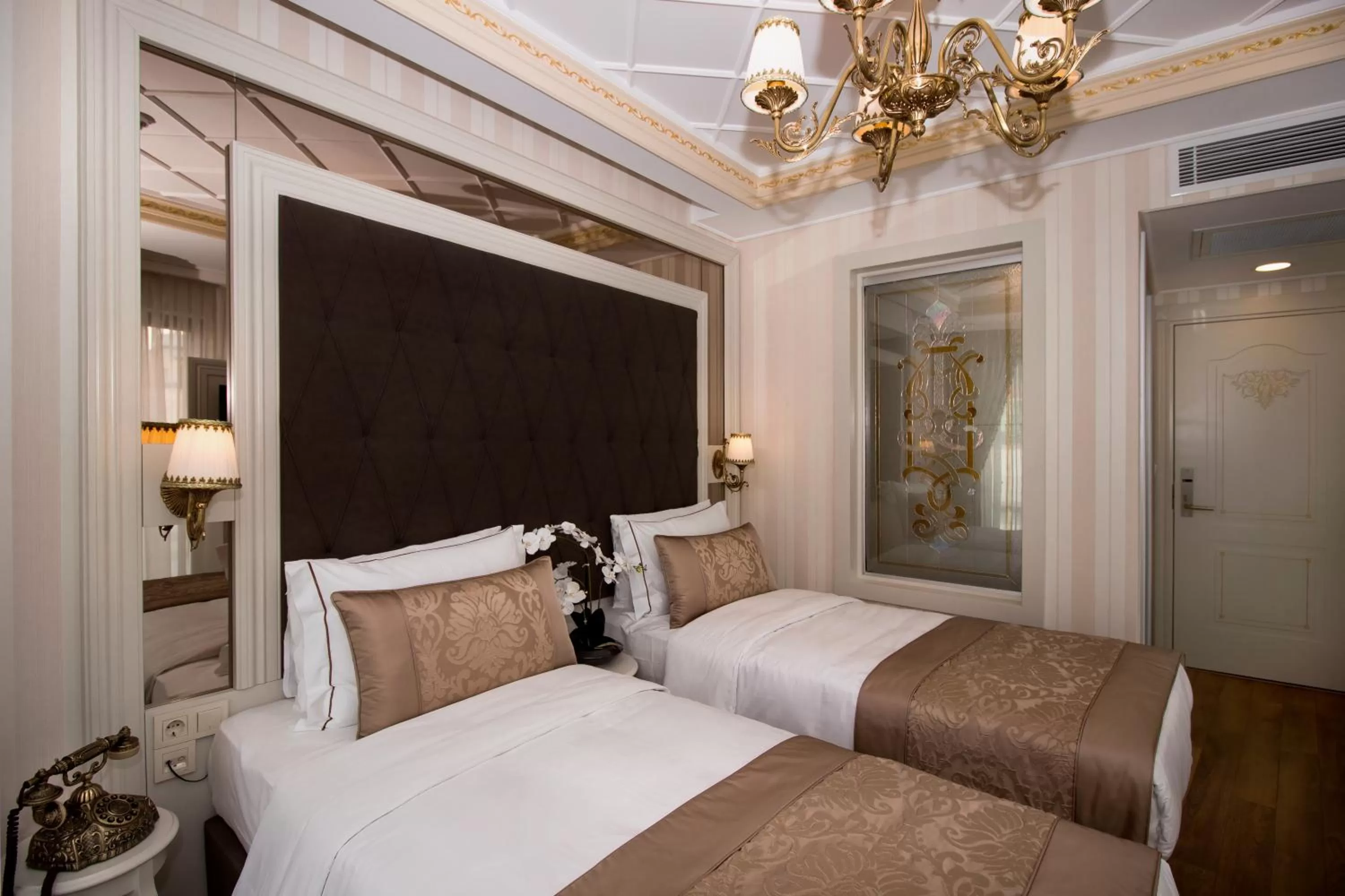 Photo of the whole room, Bed in Istanbul Town Hotel