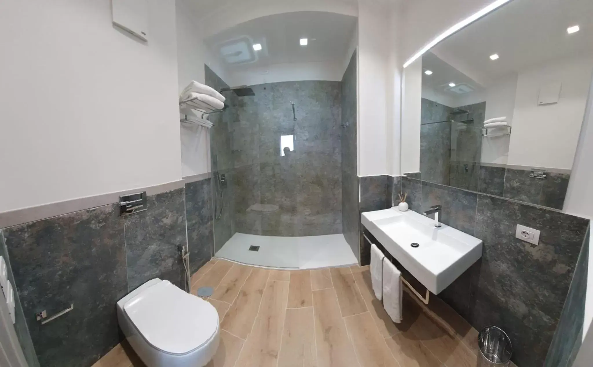 Bathroom in Filangieri 23 - Luxury B&B - Sorrento Coast