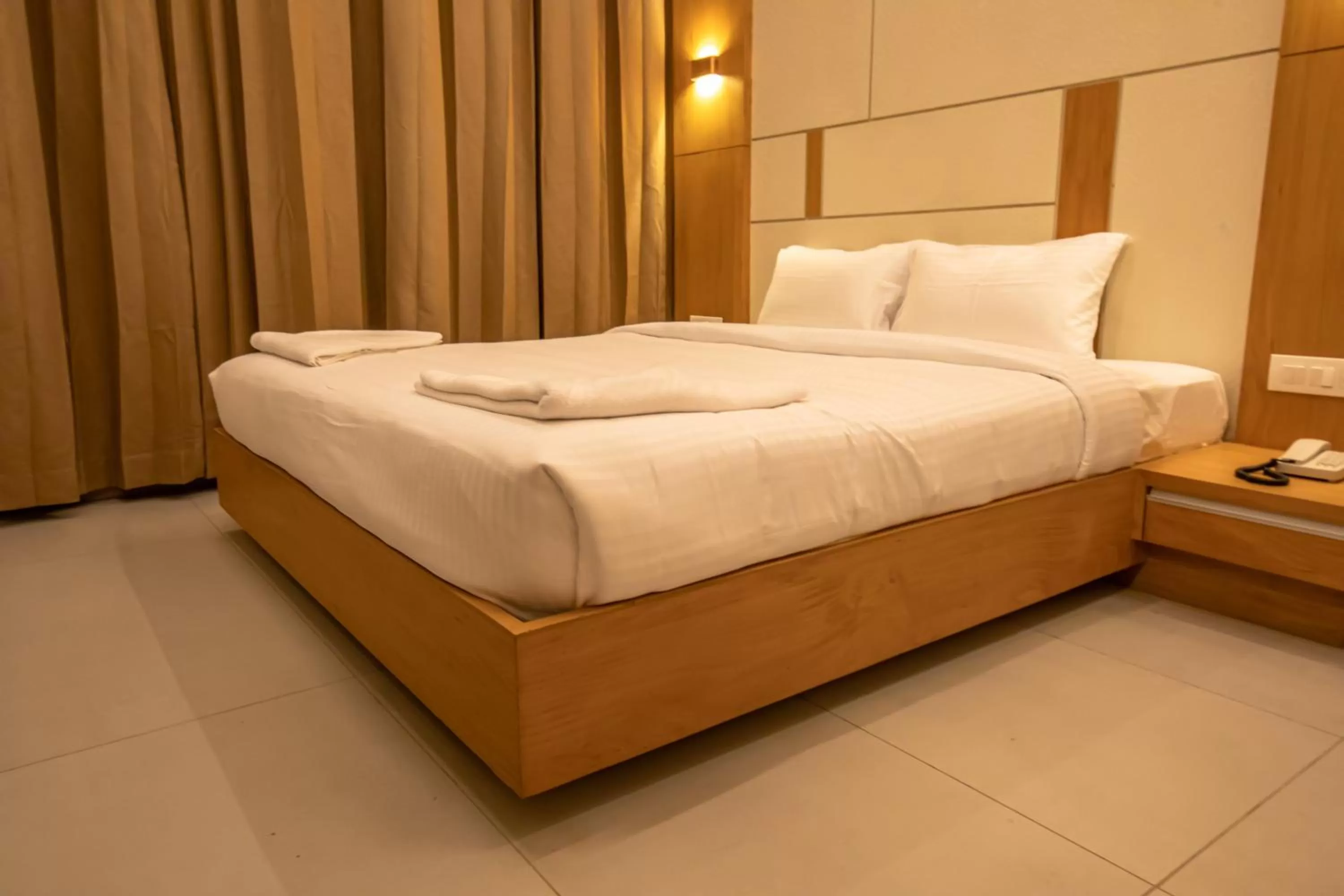 Bed in RATHNA RESIDENCY - Near US CONSULATE