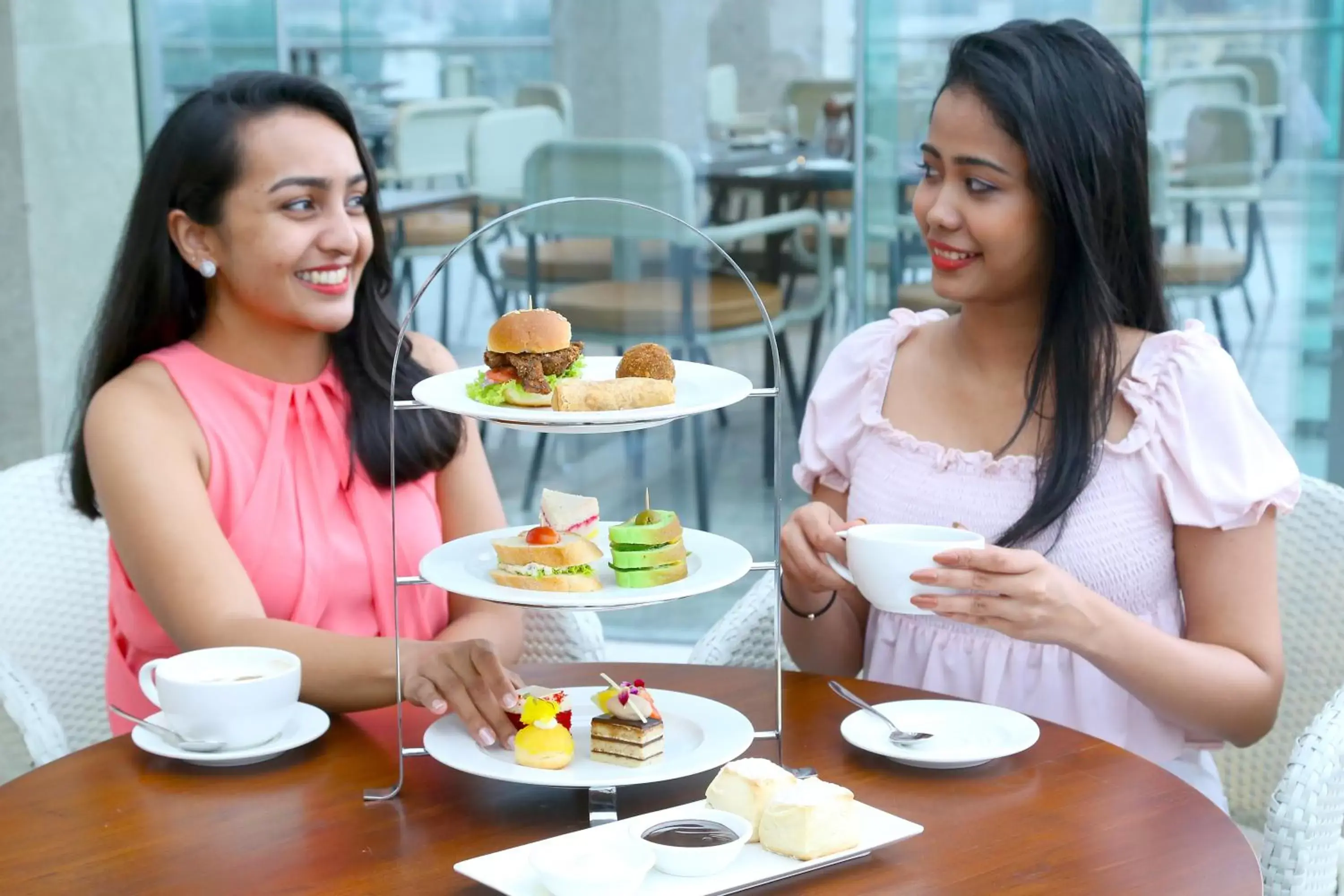 Restaurant/places to eat in Courtyard by Marriott Colombo