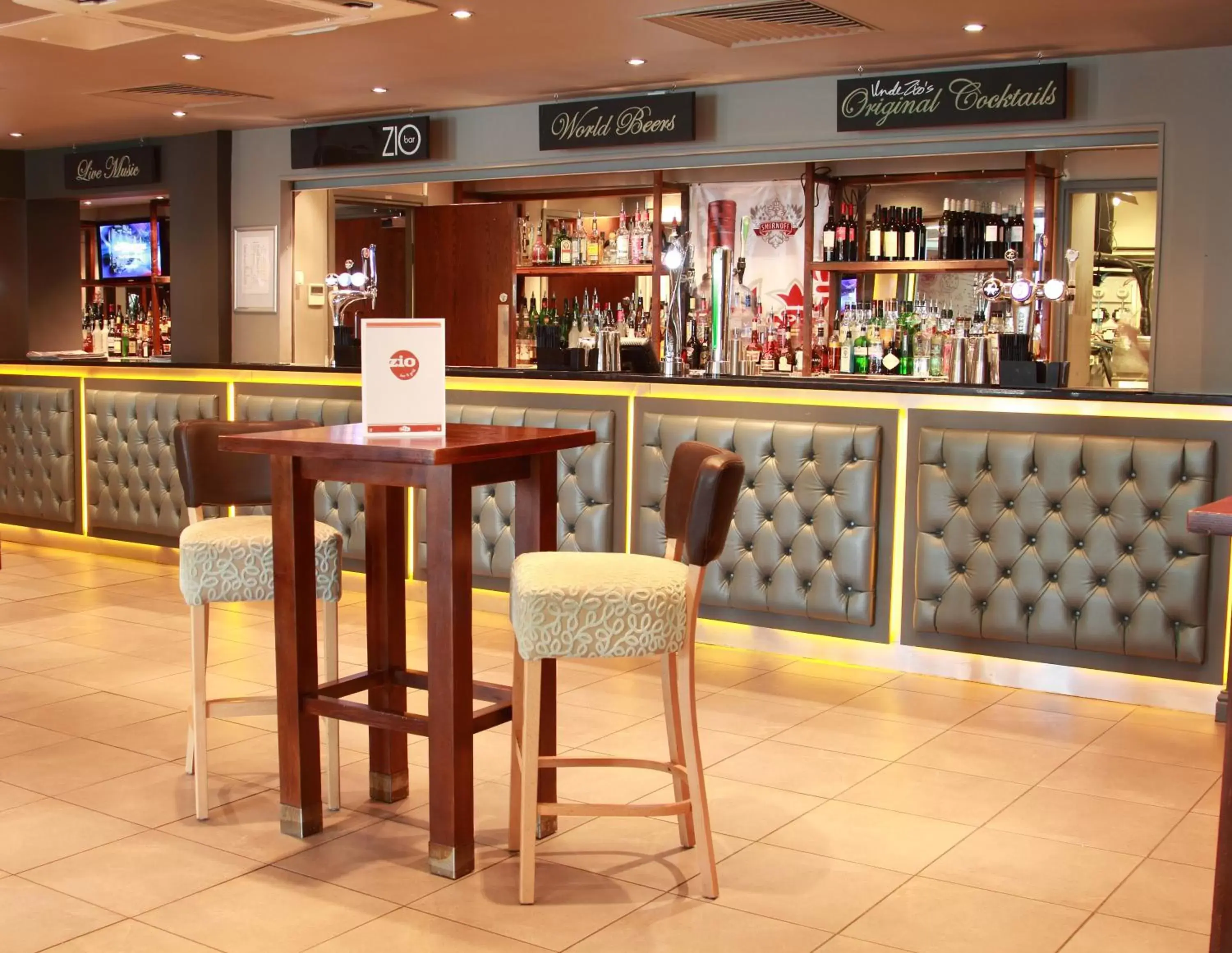 Lounge or bar, Lounge/Bar in Holiday Inn Newcastle-Jesmond, an IHG Hotel