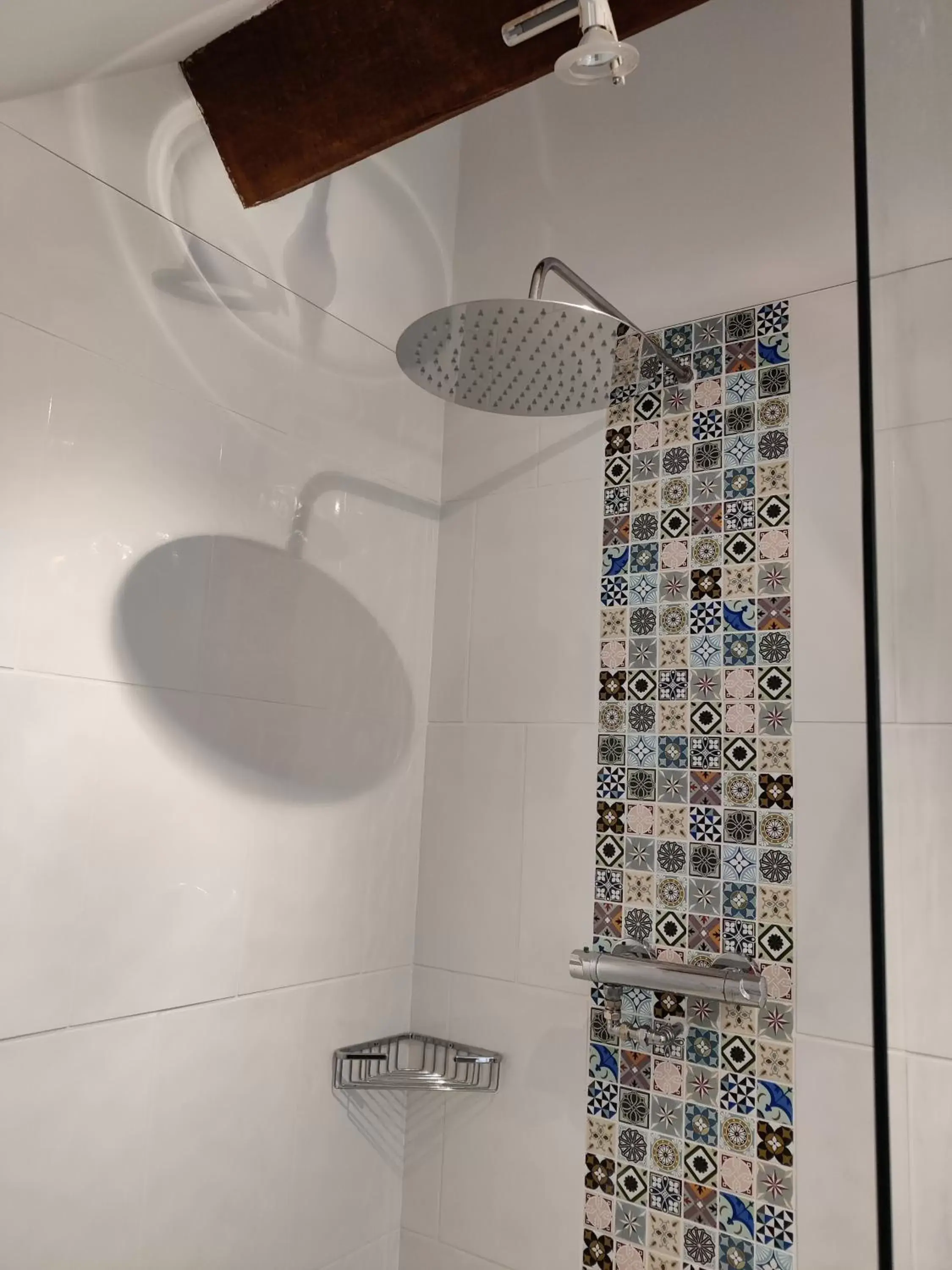 Shower, Bathroom in White Horse Inn
