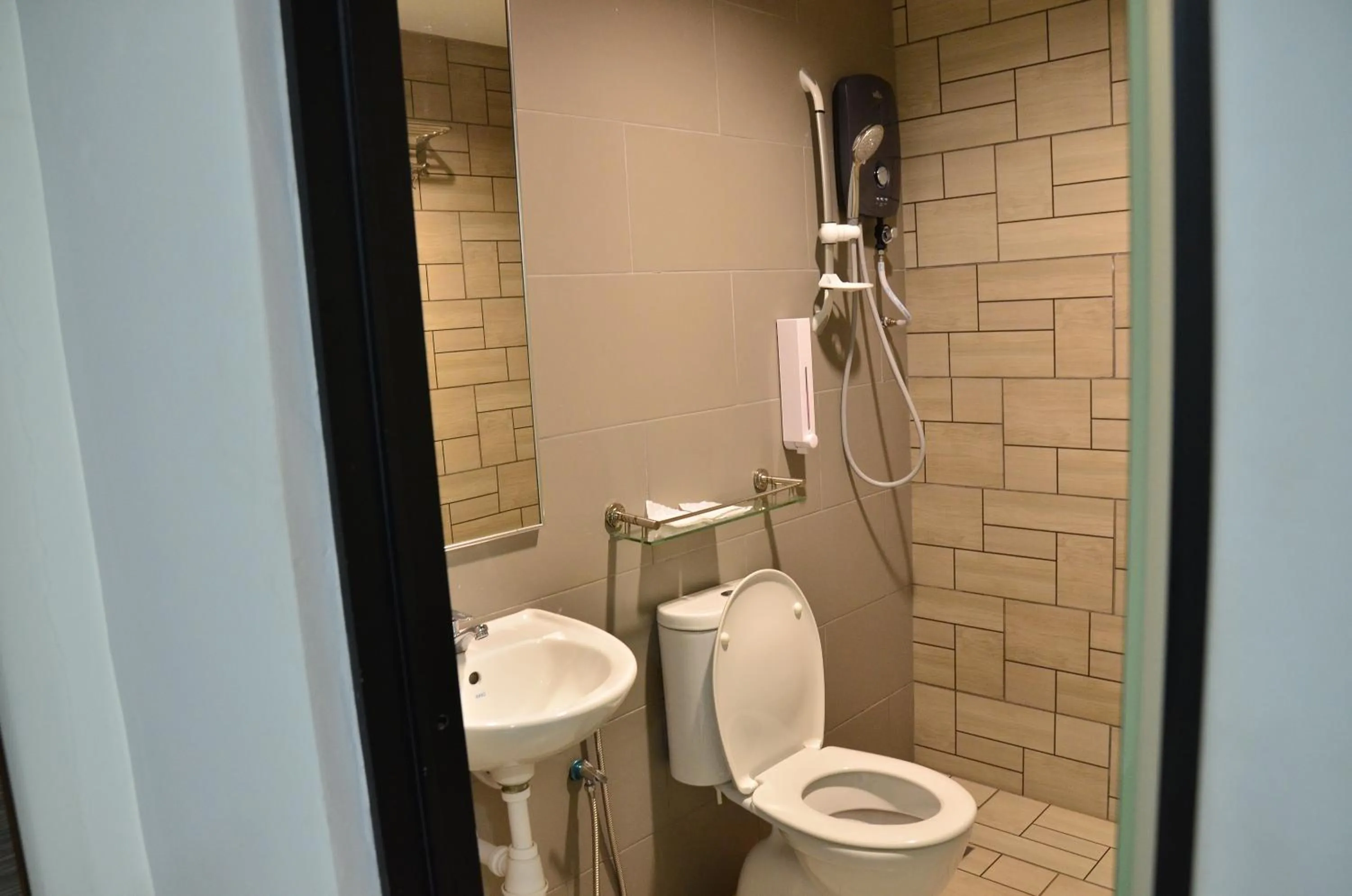 Shower in D'Metro Hotel