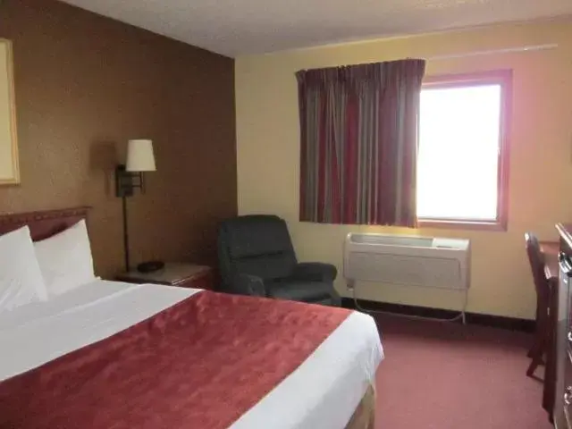 Day, Bed in AmericInn by Wyndham West Bend