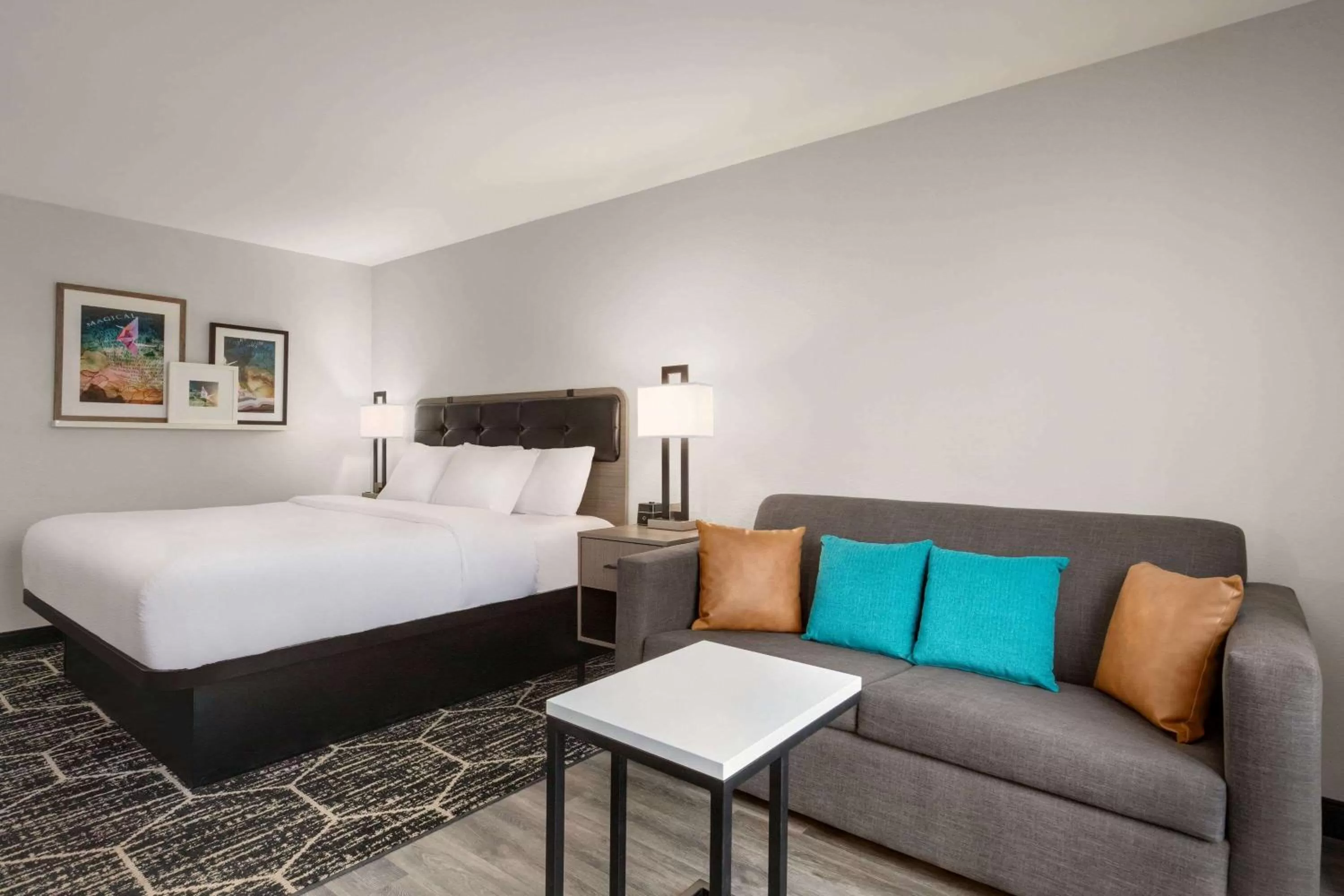 Photo of the whole room, Bed in La Quinta inn & suites by Wyndham Dothan