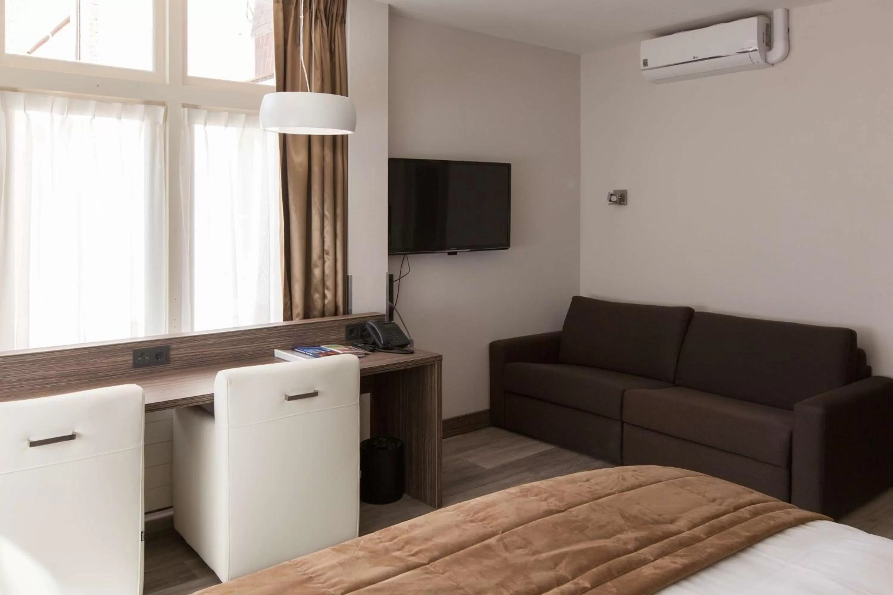 Photo of the whole room, Bed in Best Western Hotel Den Haag