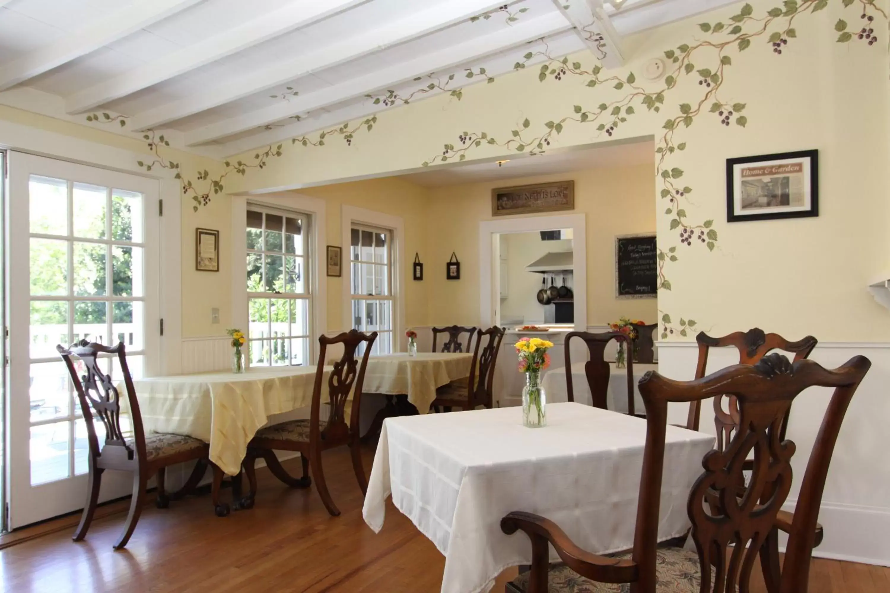 Dining area, Restaurant/Places to Eat in Olallieberry Inn Bed and Breakfast