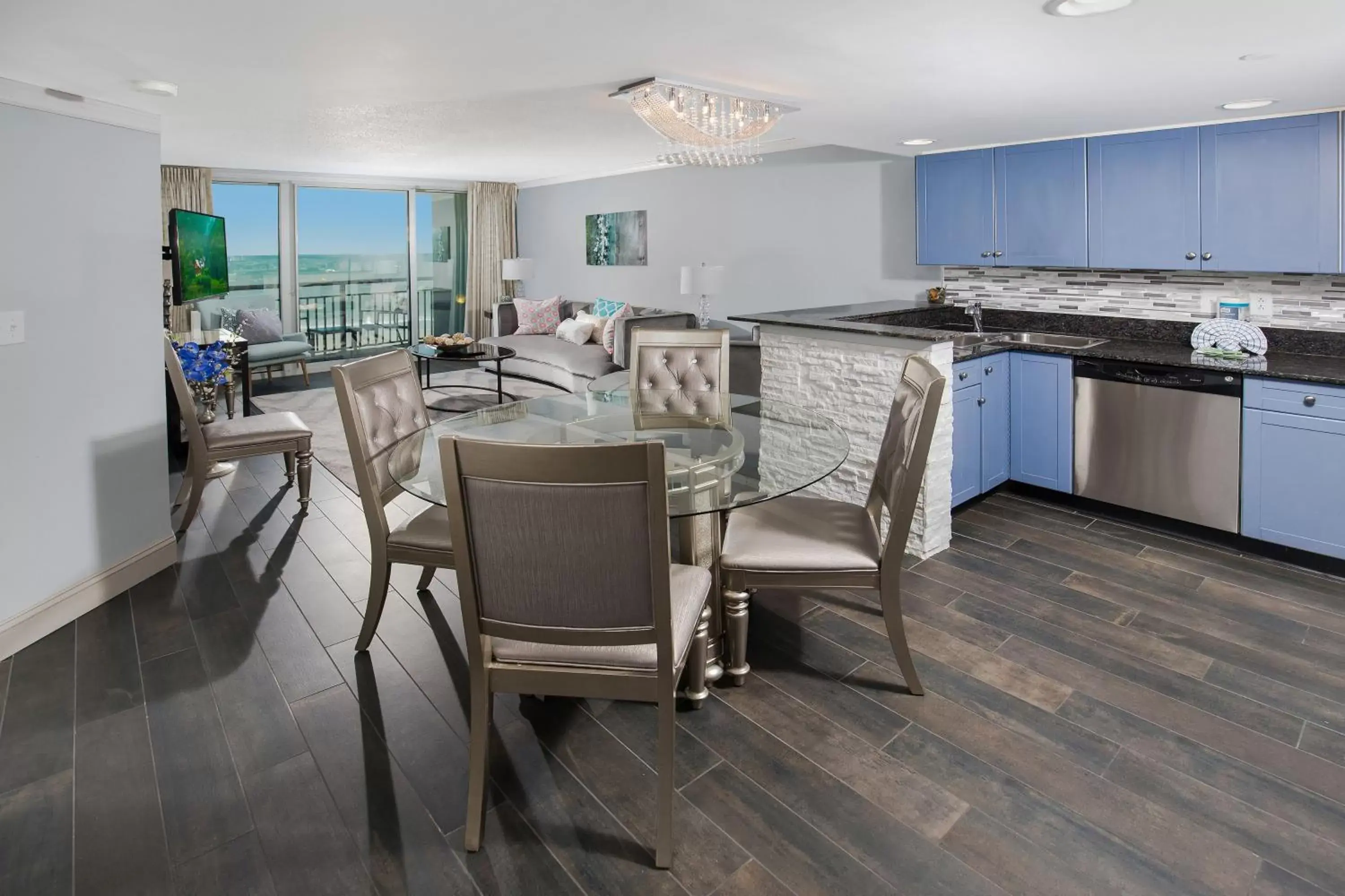 Dining area, Kitchen/Kitchenette in Beach Vacation Condos South