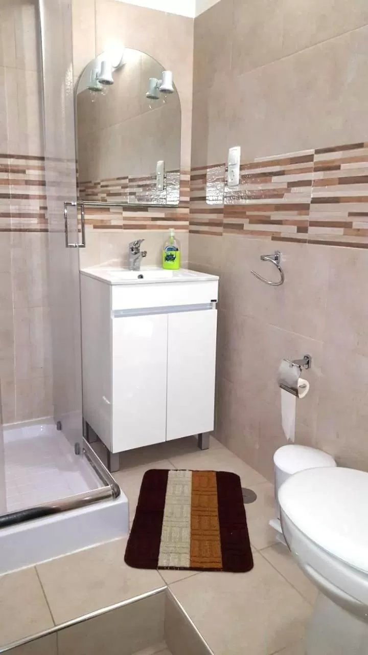 Bathroom in Basic Hotel