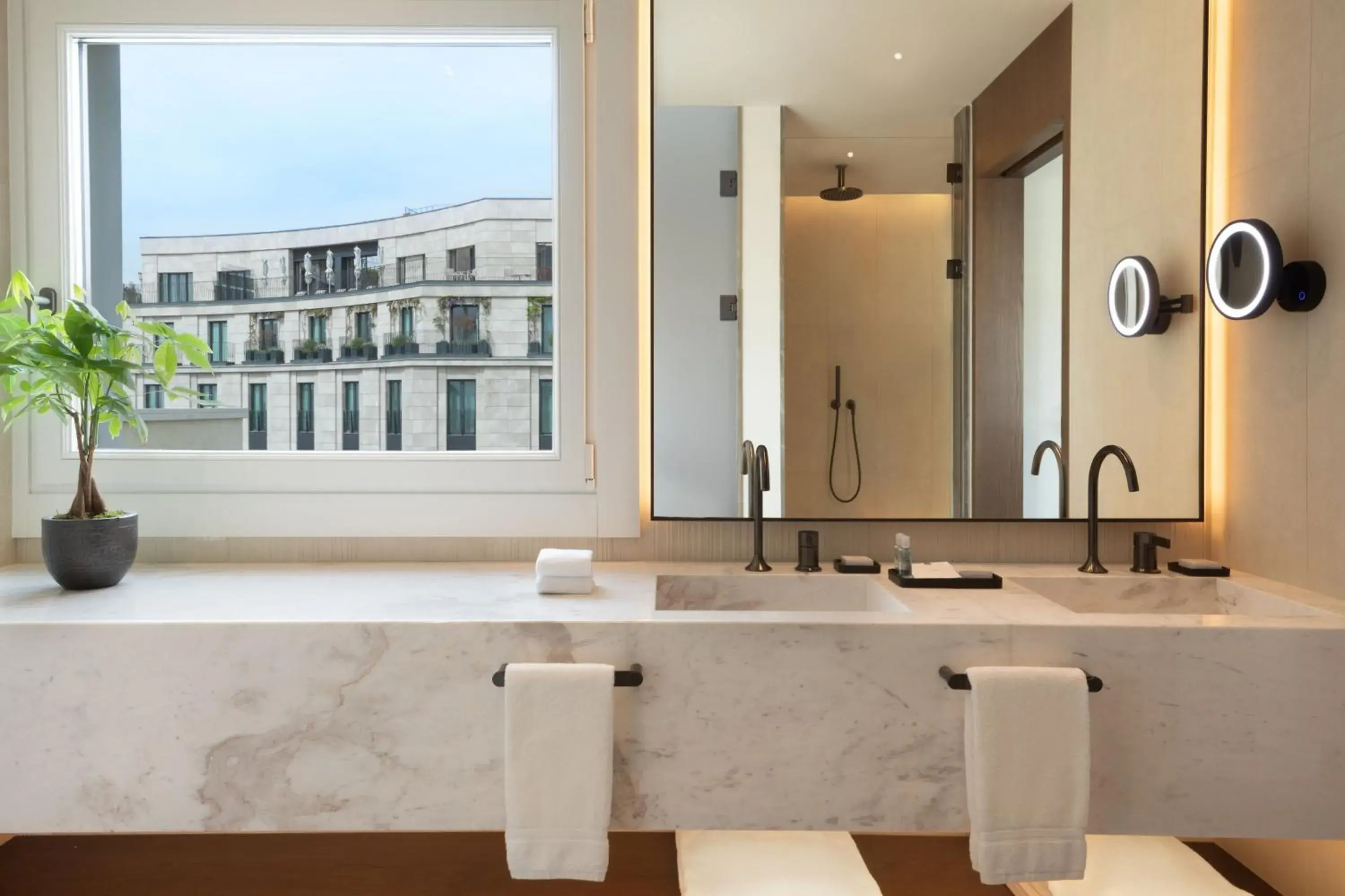 Bathroom in JW Marriott Hotel Madrid