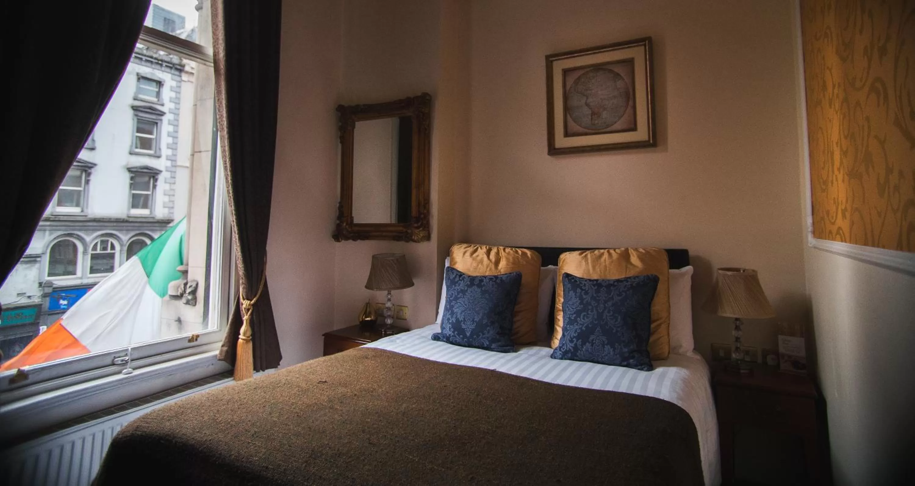 Bed in Dublin Citi Hotel of Temple Bar