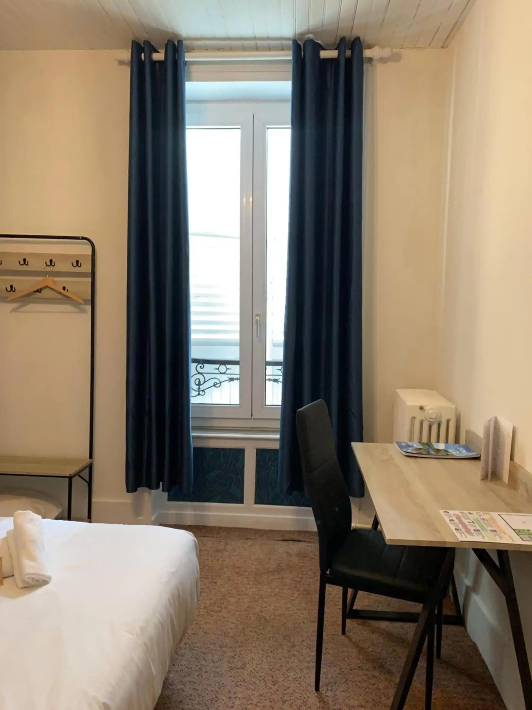 Comfort Single Room in Hôtel & Restaurant Le Patio VICHY Comfort Single Room in Hôtel & Restaurant Le Patio VICHY