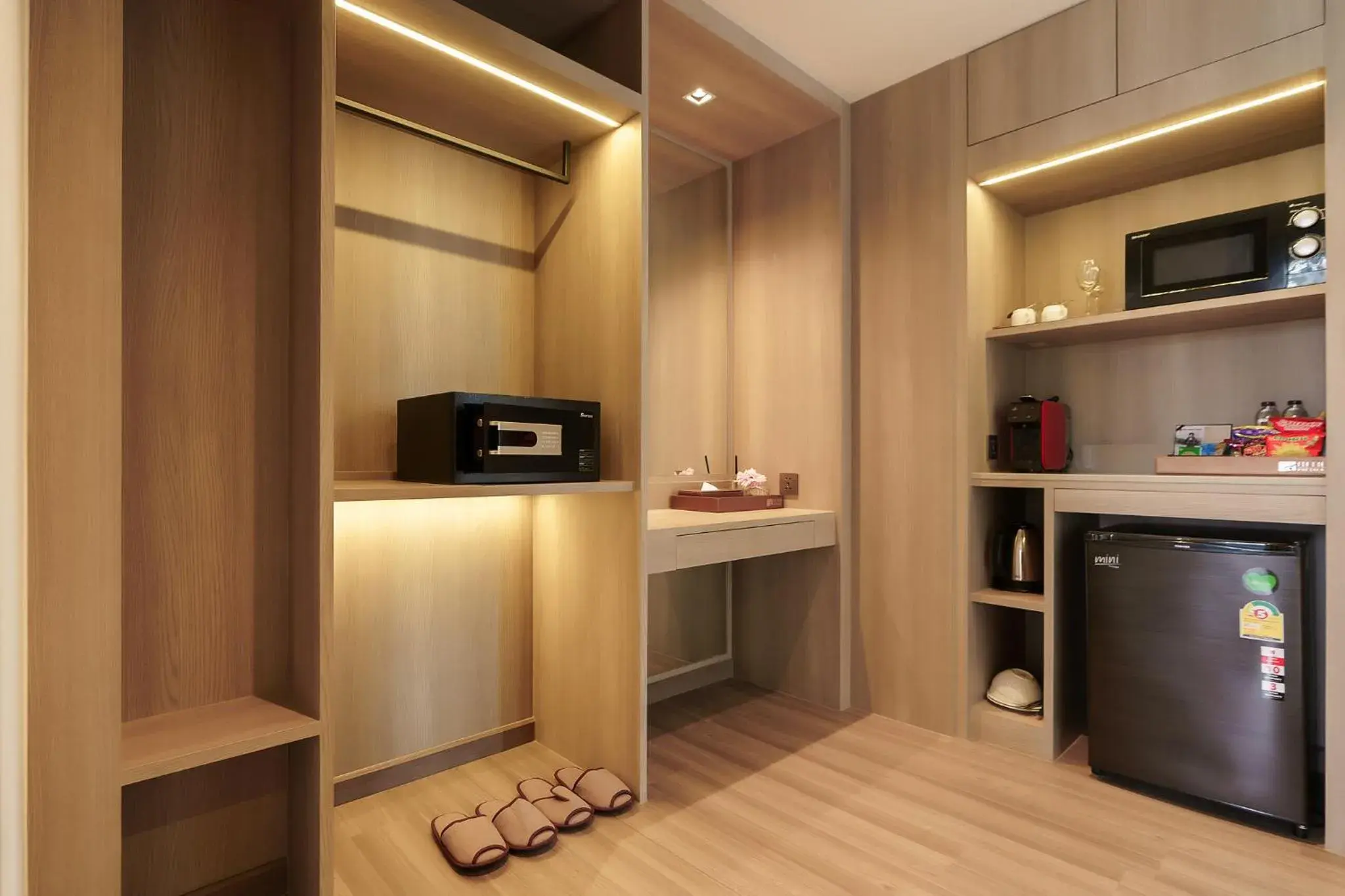 wardrobe, Kitchen/Kitchenette in Fifth Jomtien Pattaya