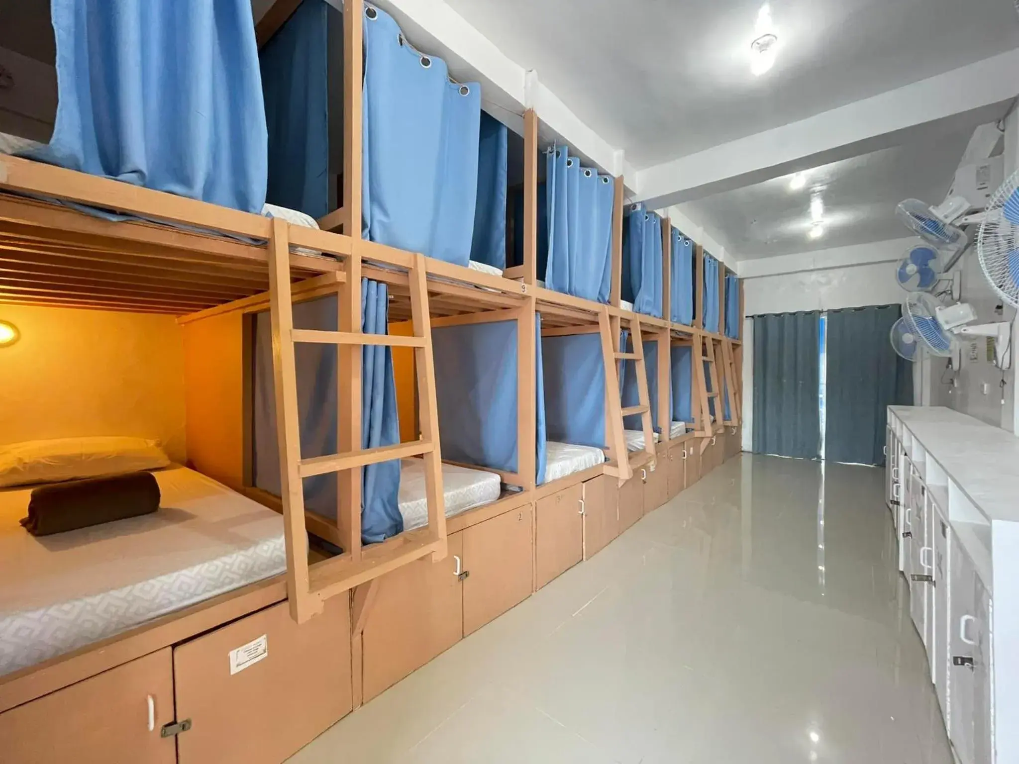 Bed, Bunk Bed in Malapascua Budget Inn