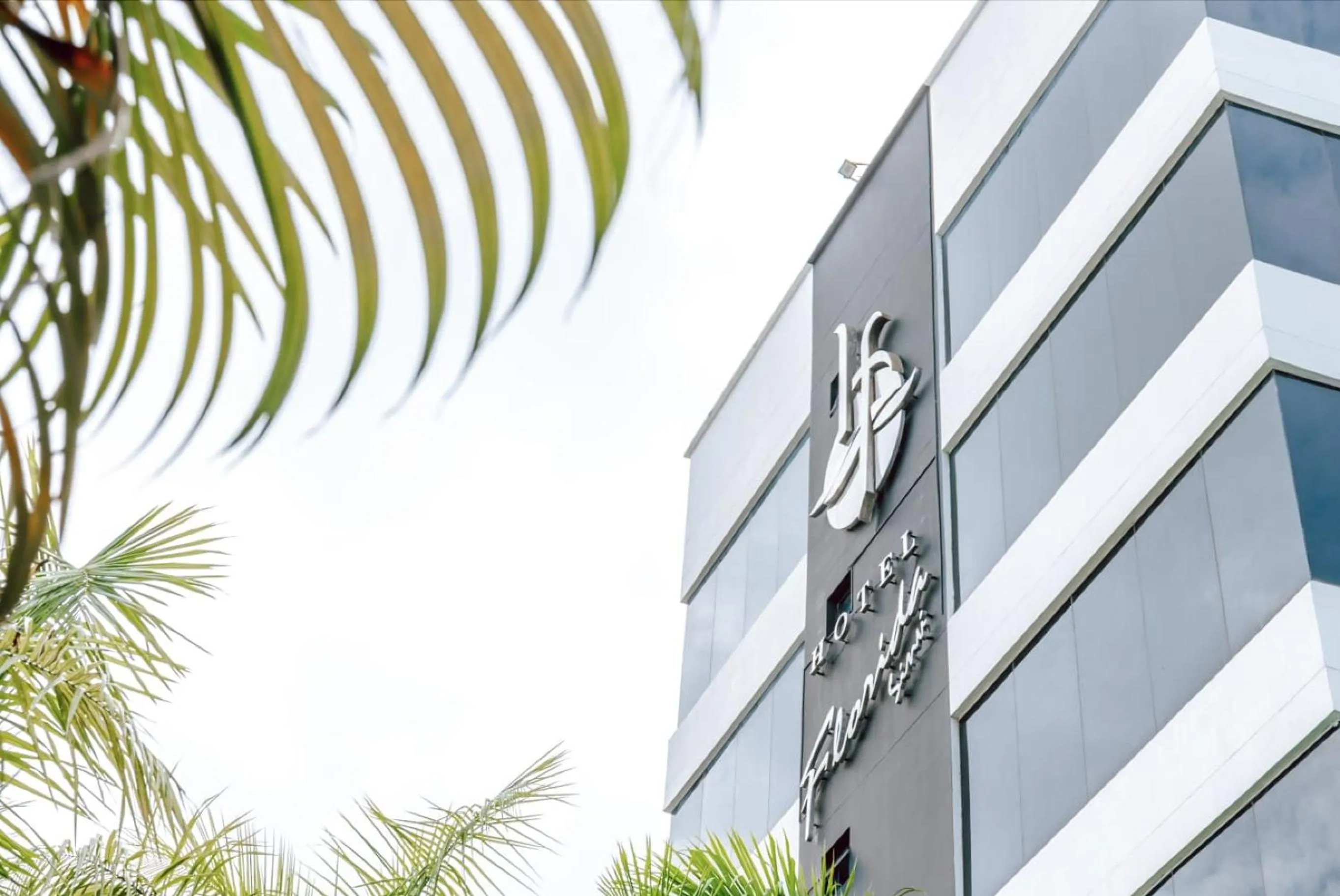 Property building in Hotel Florida Sinú