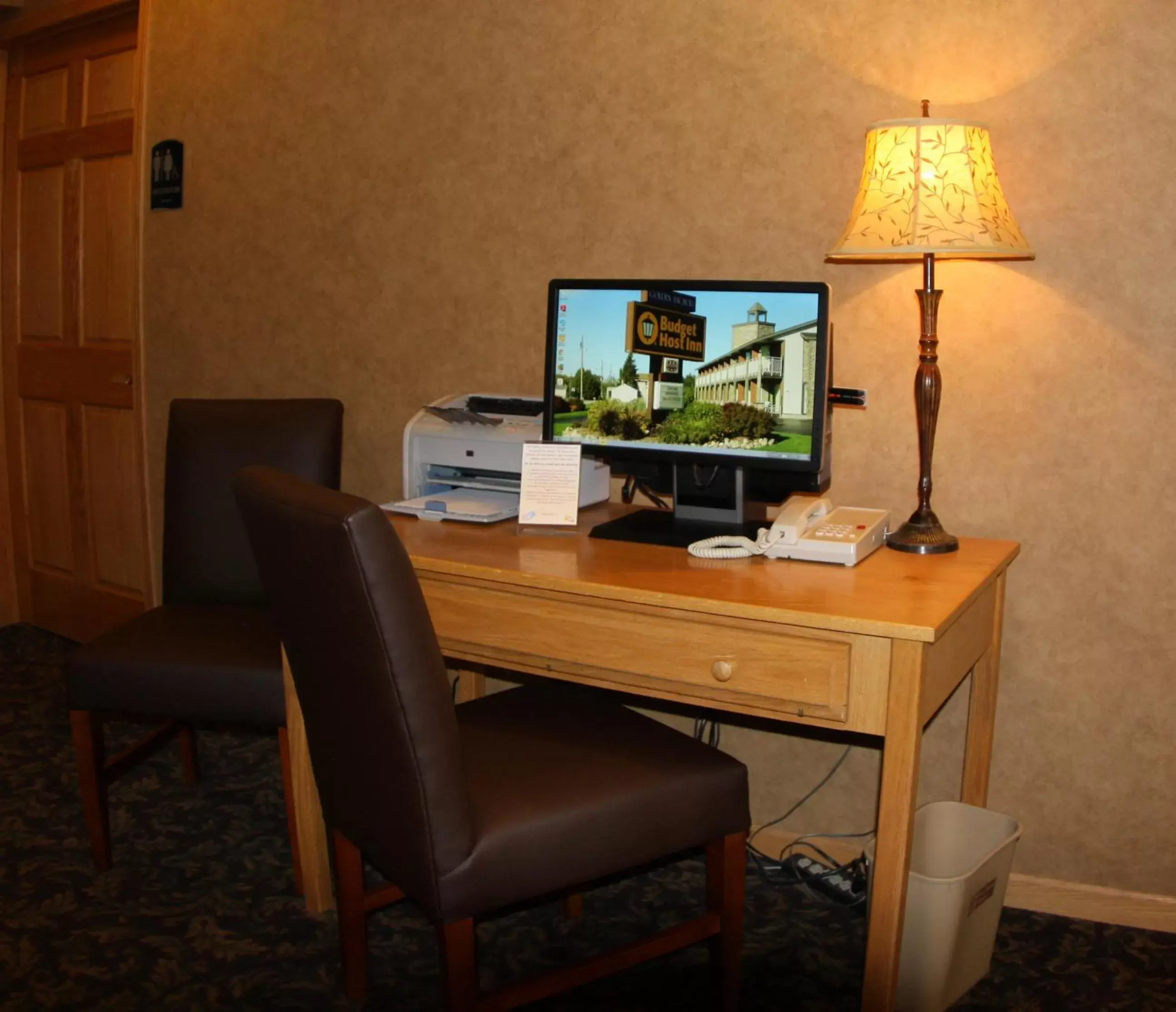 Business facilities, TV/Entertainment Center in Budget Host Inn & Suites