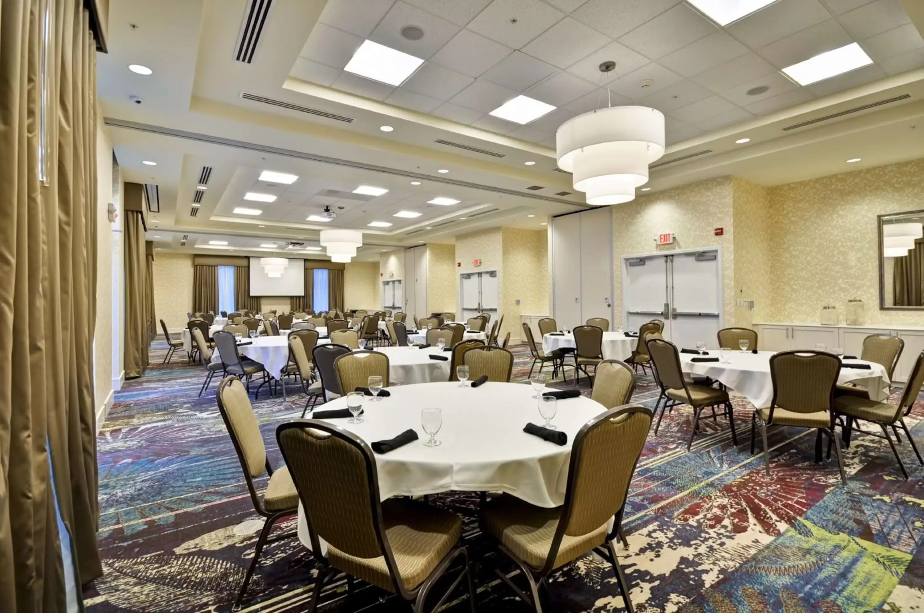 Meeting/conference room, Restaurant/Places to Eat in Hilton Garden Inn Detroit Troy
