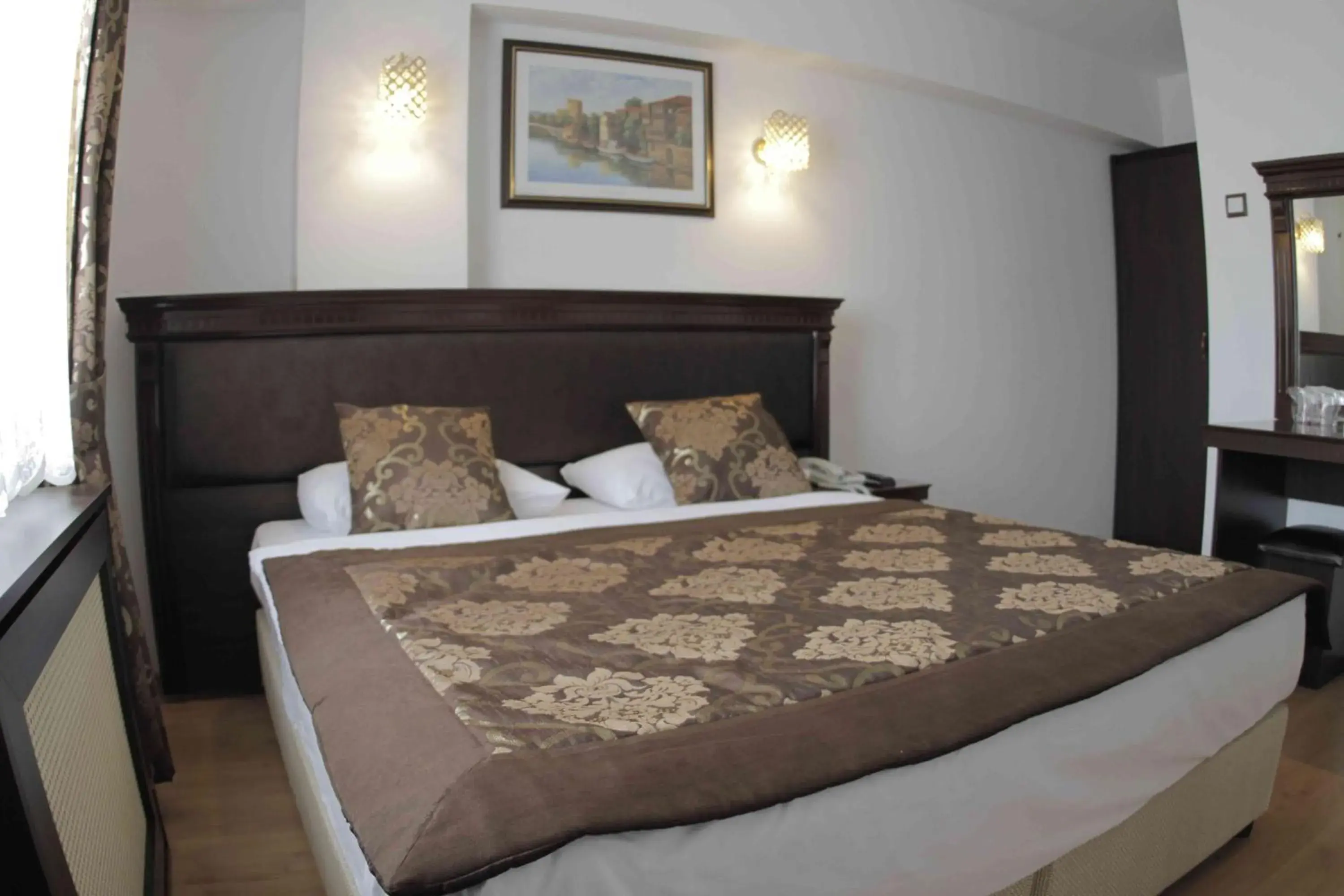 Bedroom, Bed in Kuran Hotel International