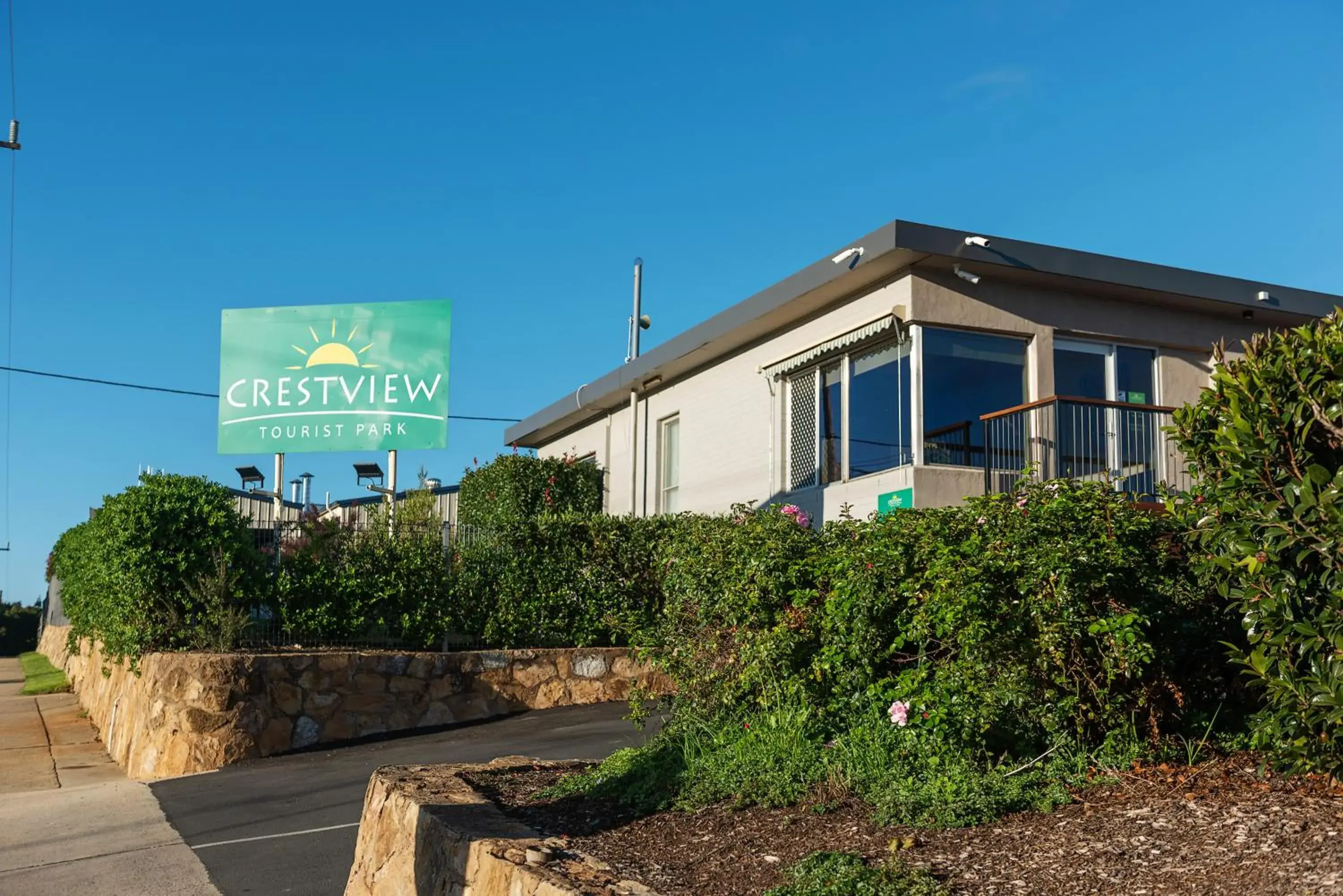 Facade/entrance, Property Building in Crestview Tourist Park