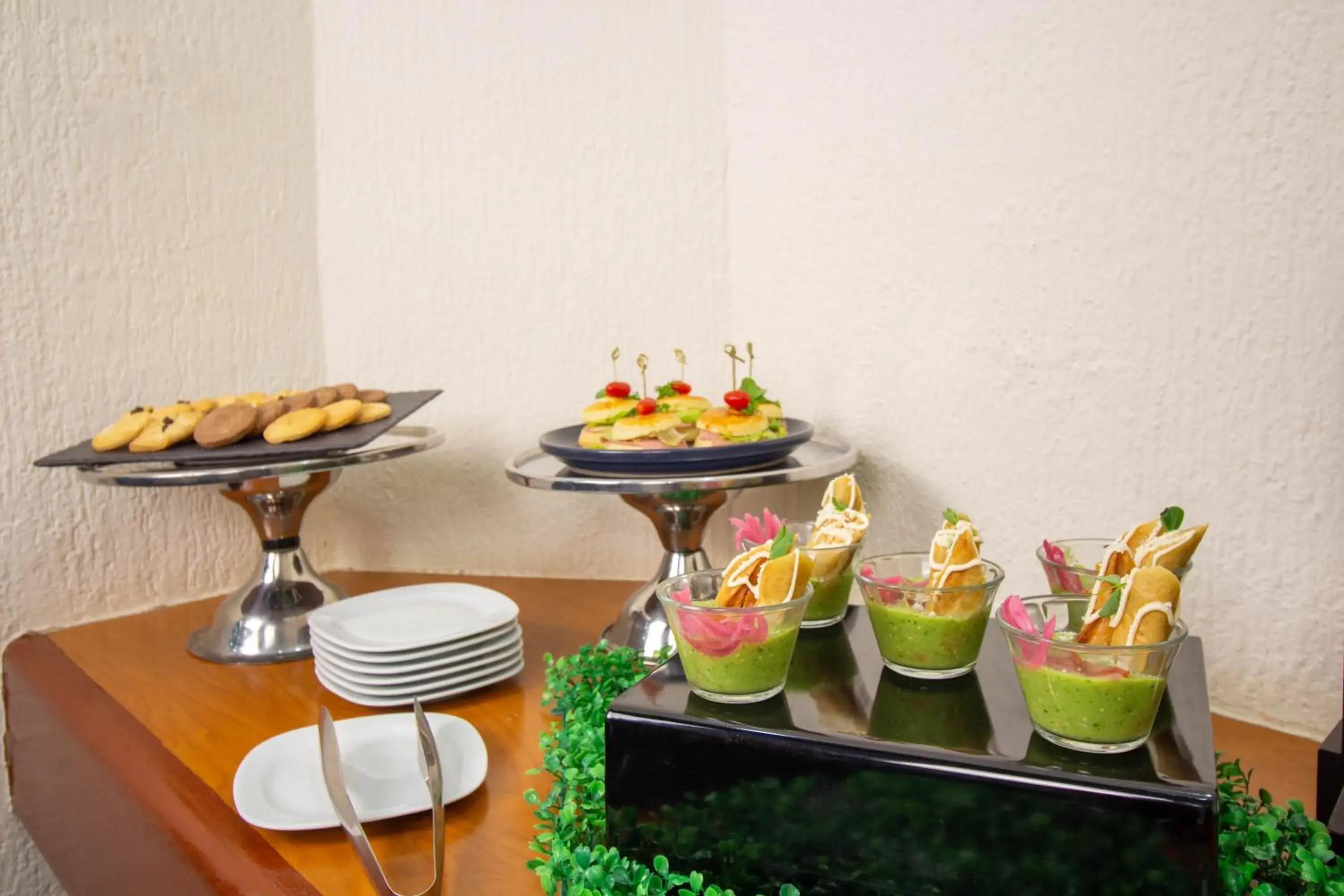 Business facilities, Food in Hotel Guadalajara Plaza Expo