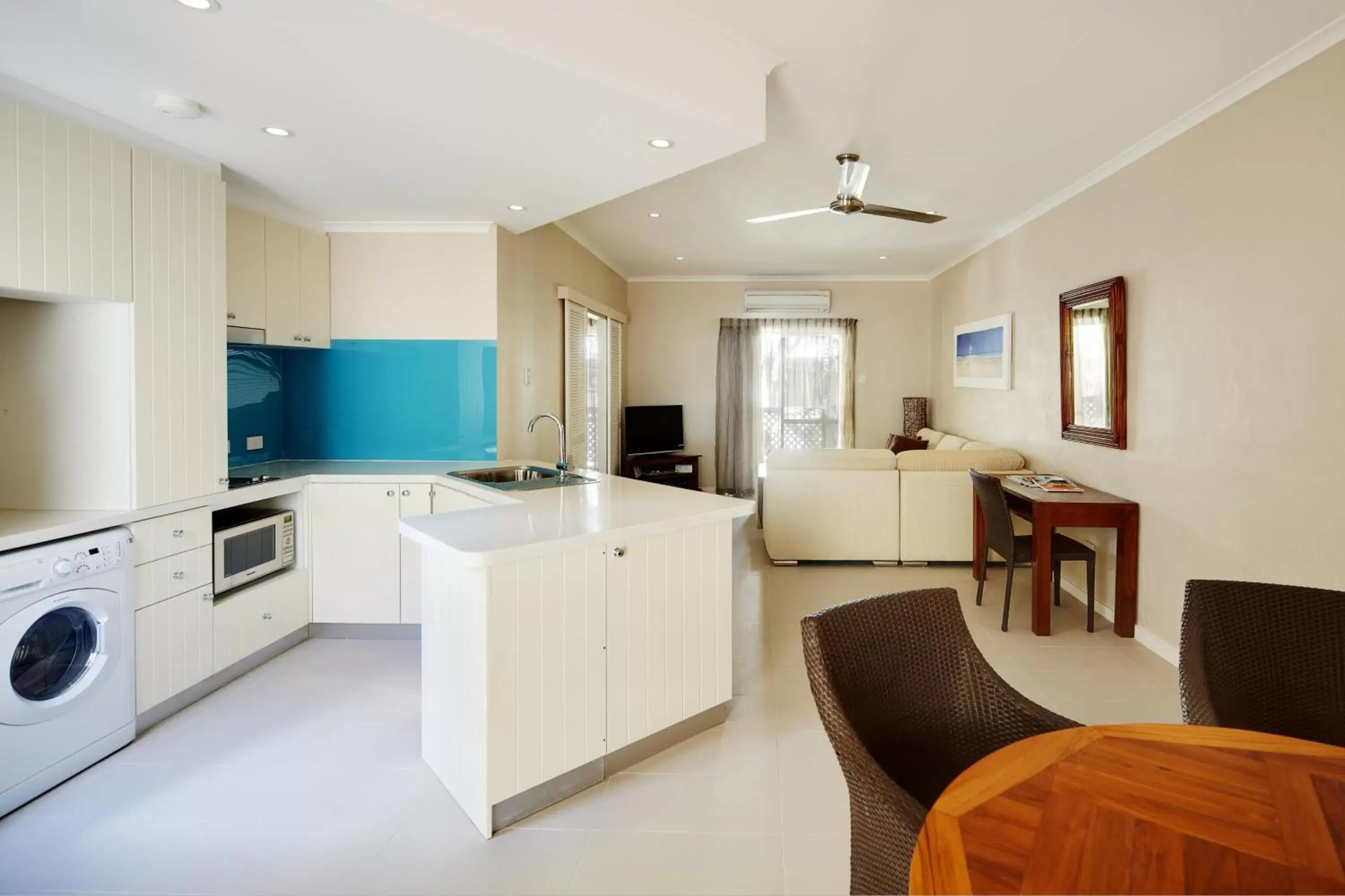 TV and multimedia, Kitchen/Kitchenette in Seashells Broome