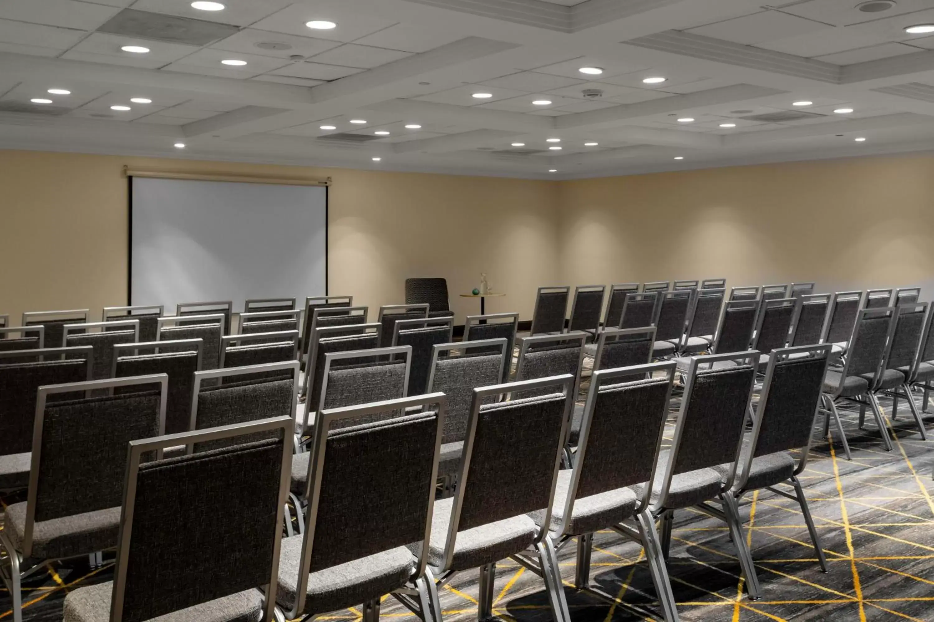 Meeting/conference room in Holiday Inn Boston - Dedham Hotel & Conference Center, an IHG Hotel