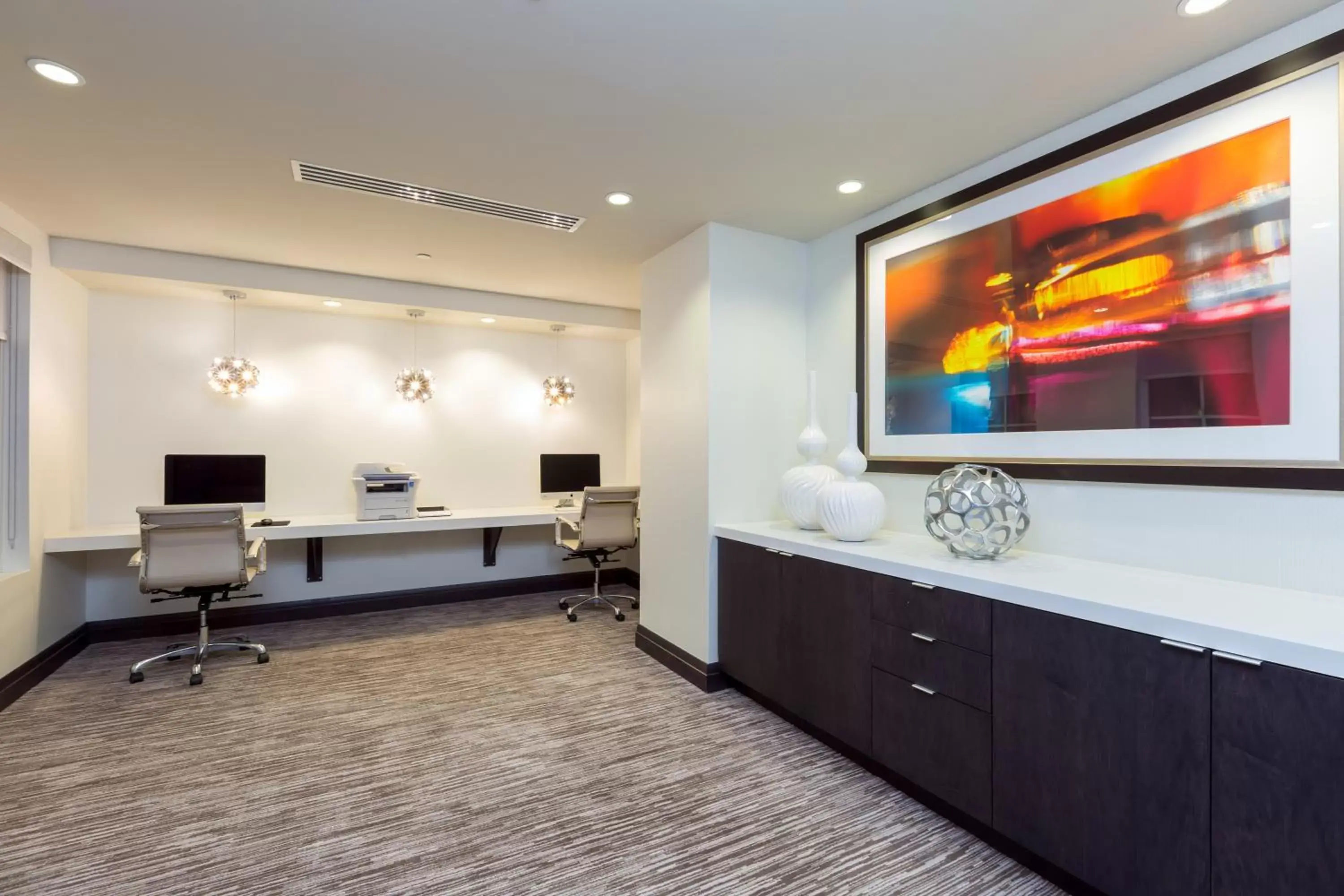 Business facilities, TV/Entertainment Center in Wyndham Grand Jupiter at Harbourside Place