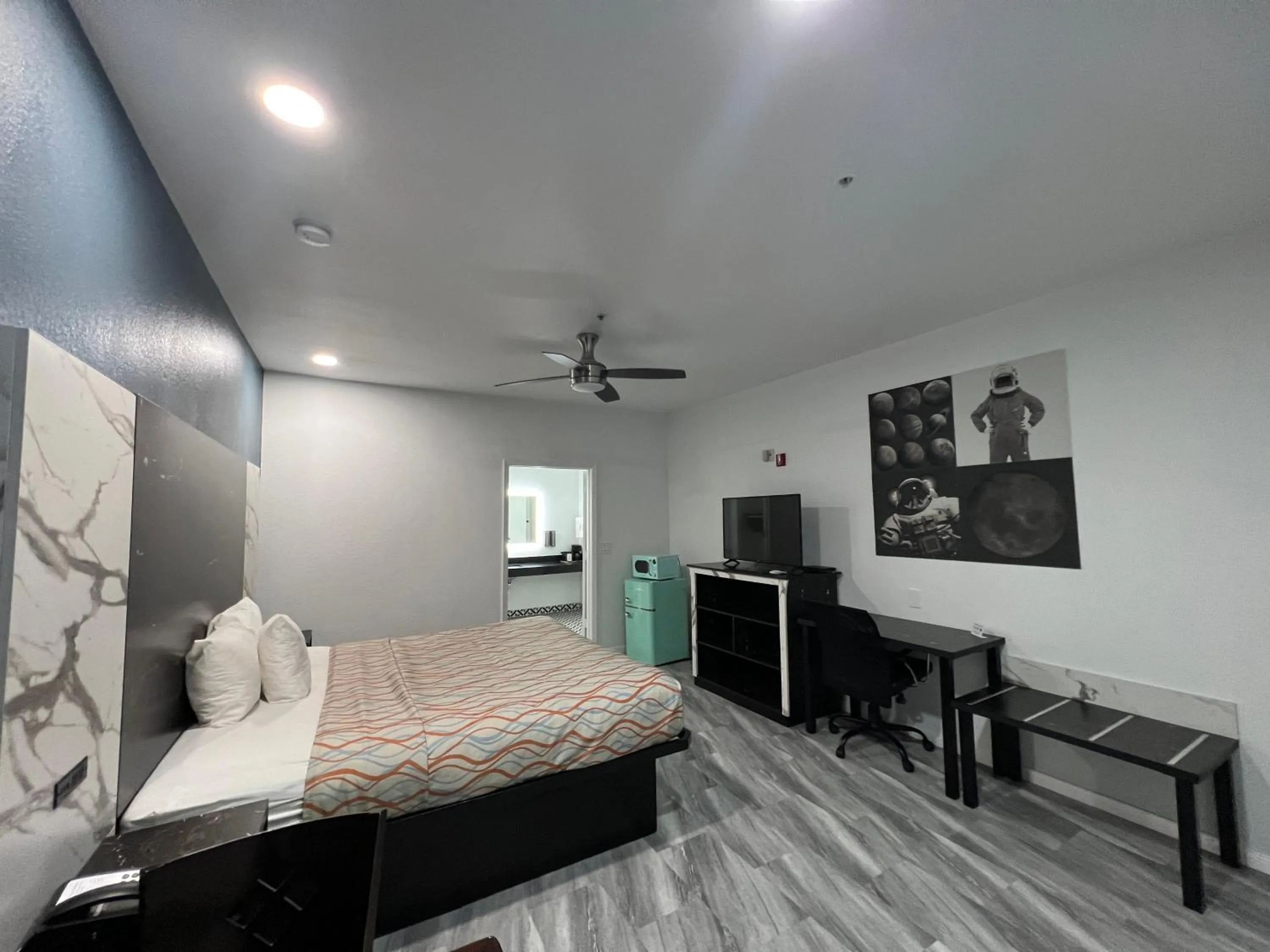 Bedroom, Bed in Grand Villa Inn Galleria