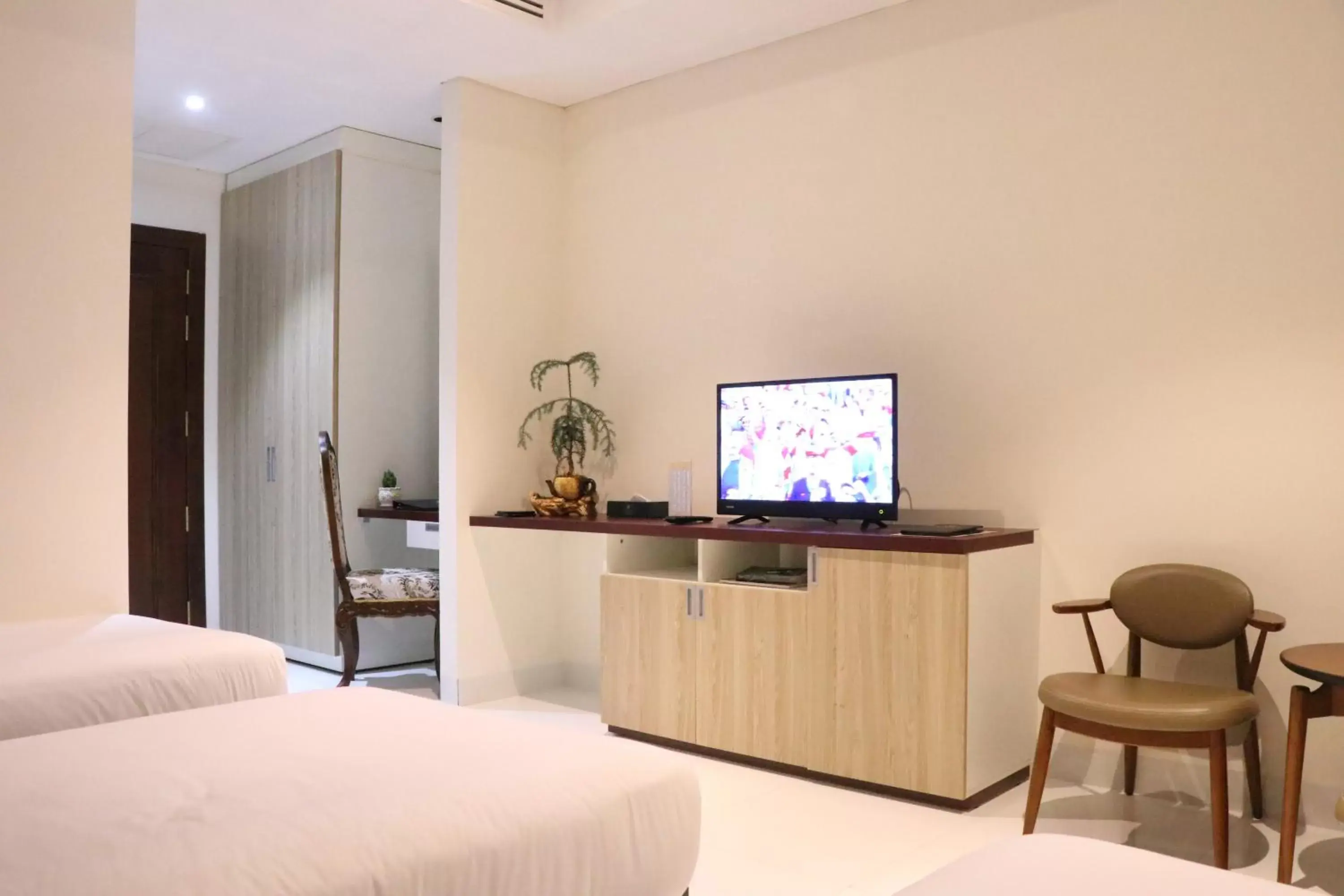 TV and multimedia, TV/Entertainment Center in LCS Hotel & Apartment