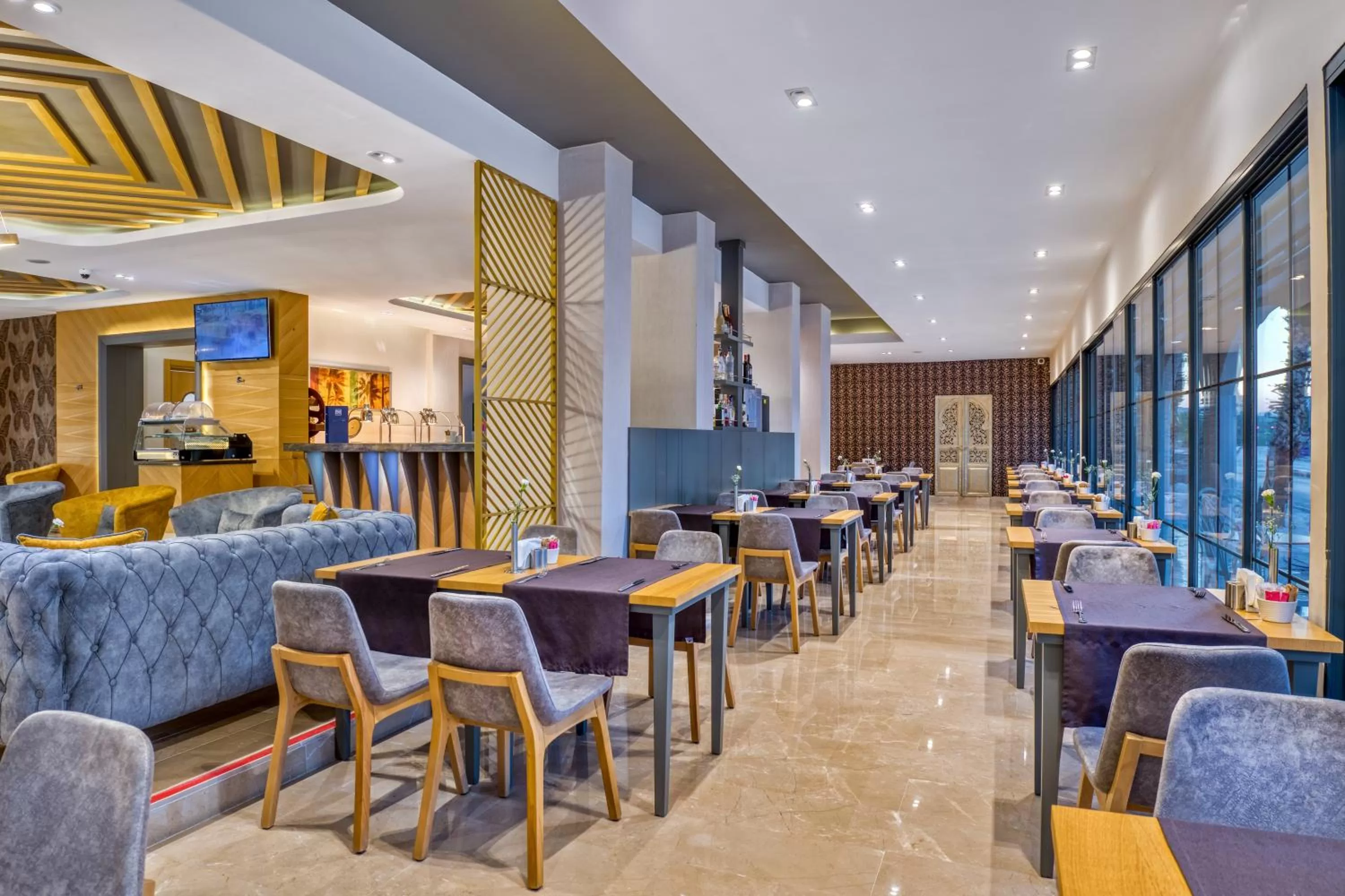 Restaurant/places to eat in Sealife Lounge - Adult only