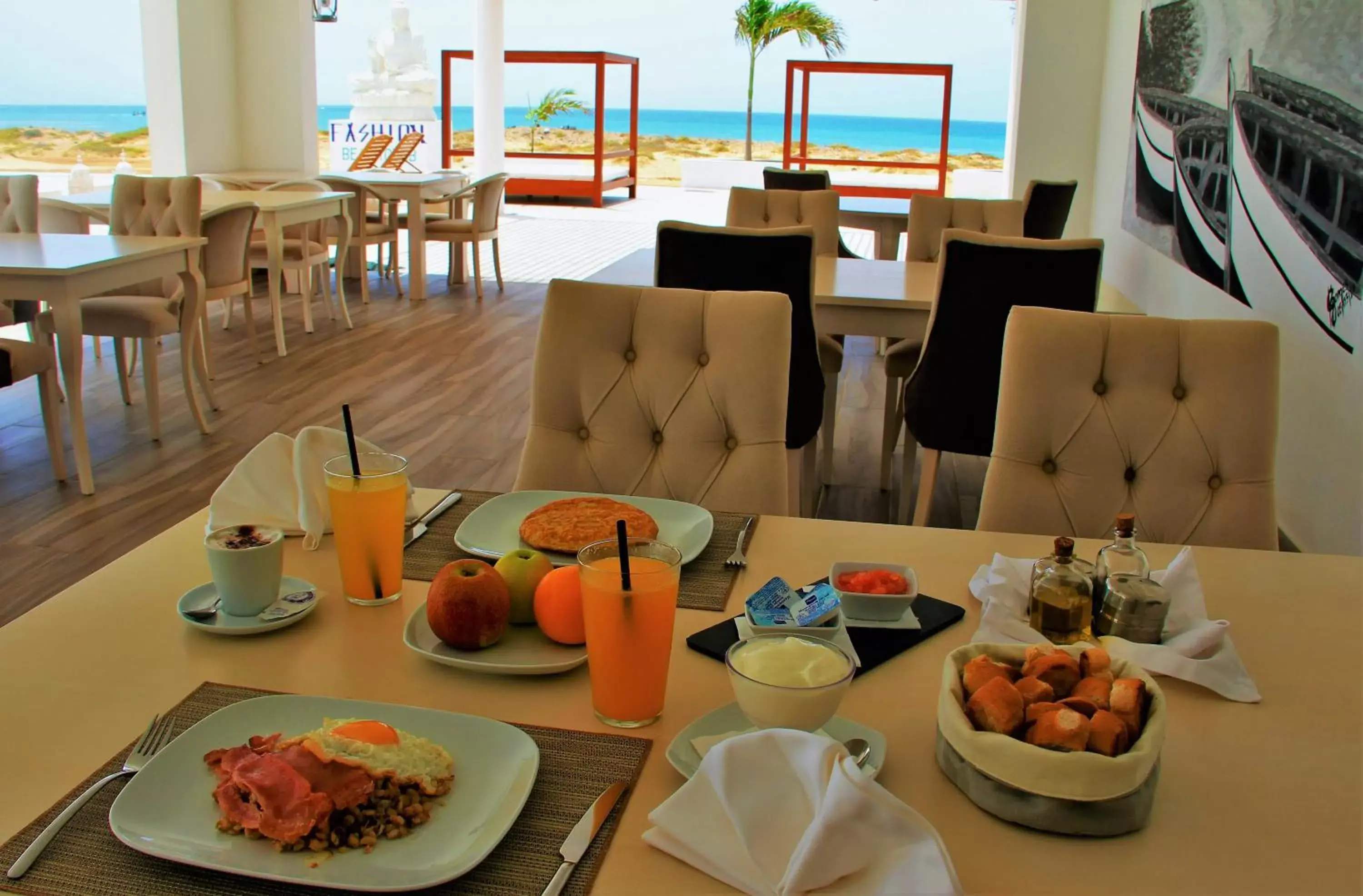 Restaurant/Places to Eat in Hotel LIVVO Budha Beach