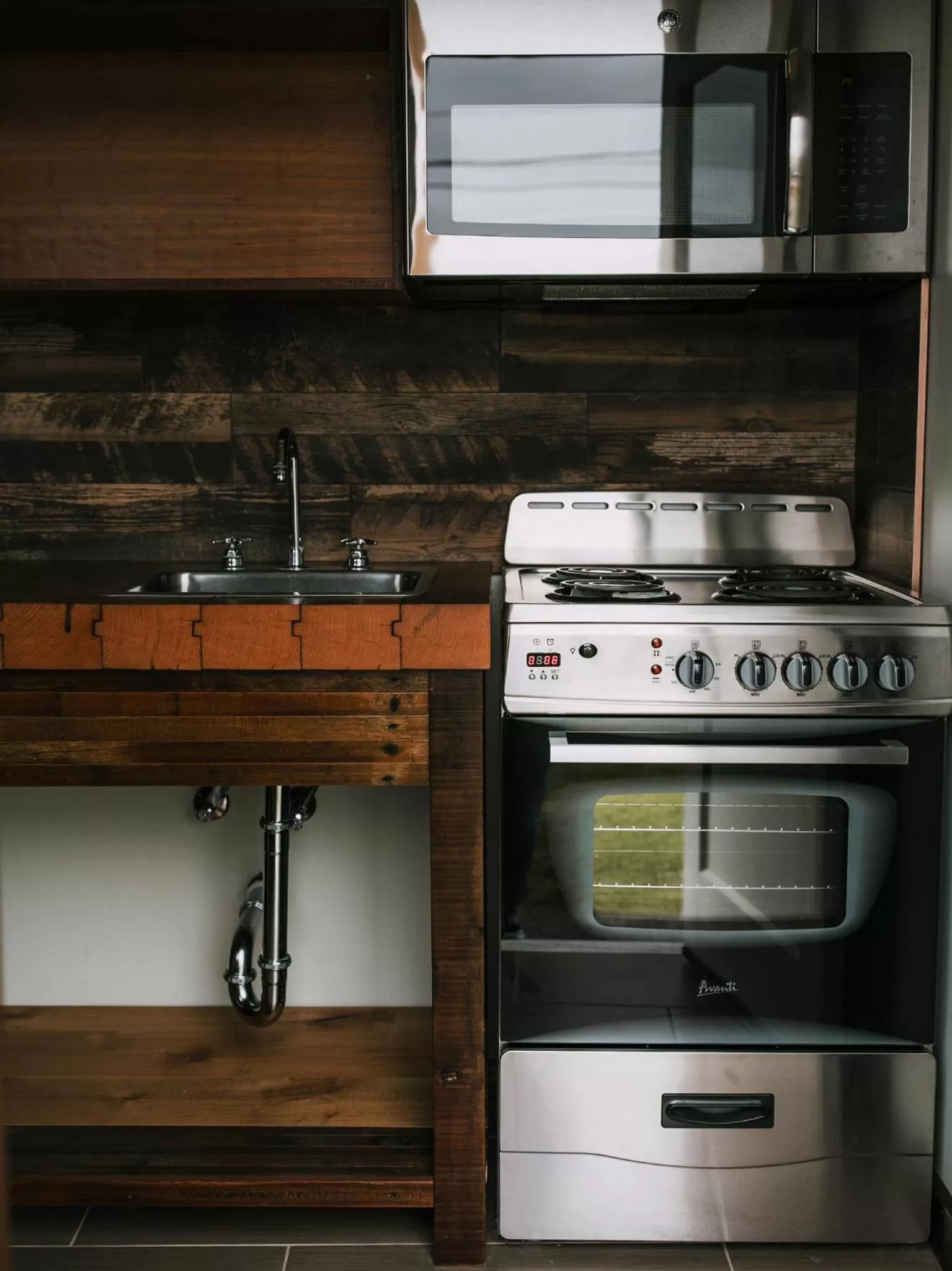 Kitchen or kitchenette in Pitchwood Inn