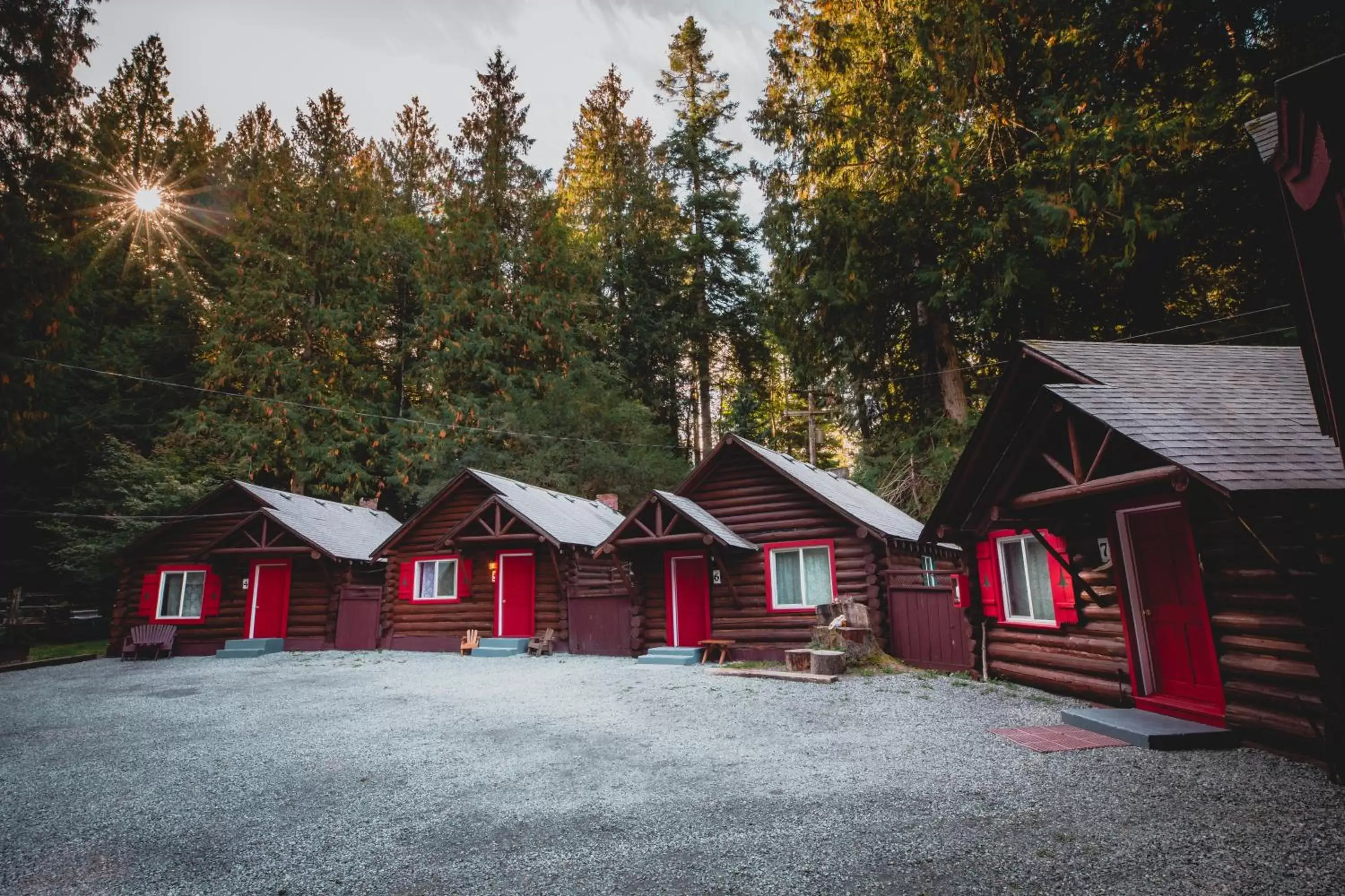 Property Building in Gateway Inn & Cabins