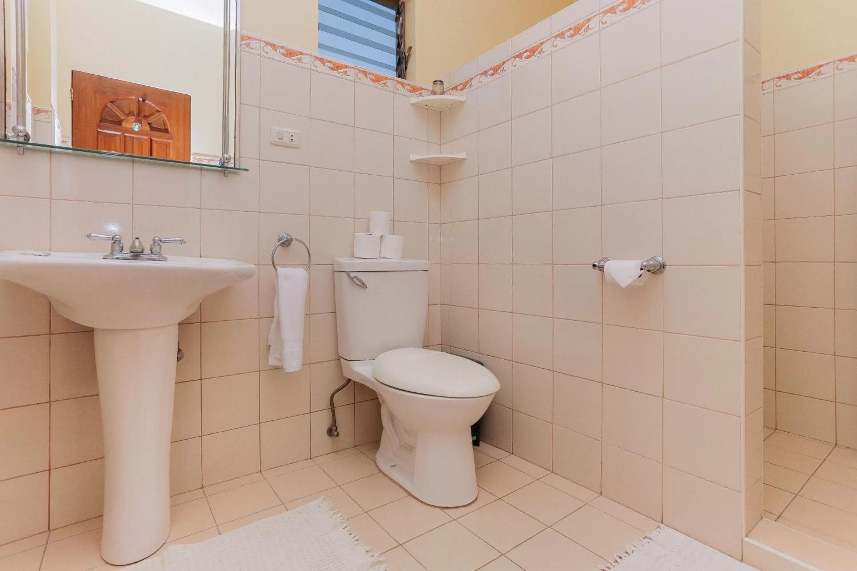Bathroom in Turtle Bay Dive Resort