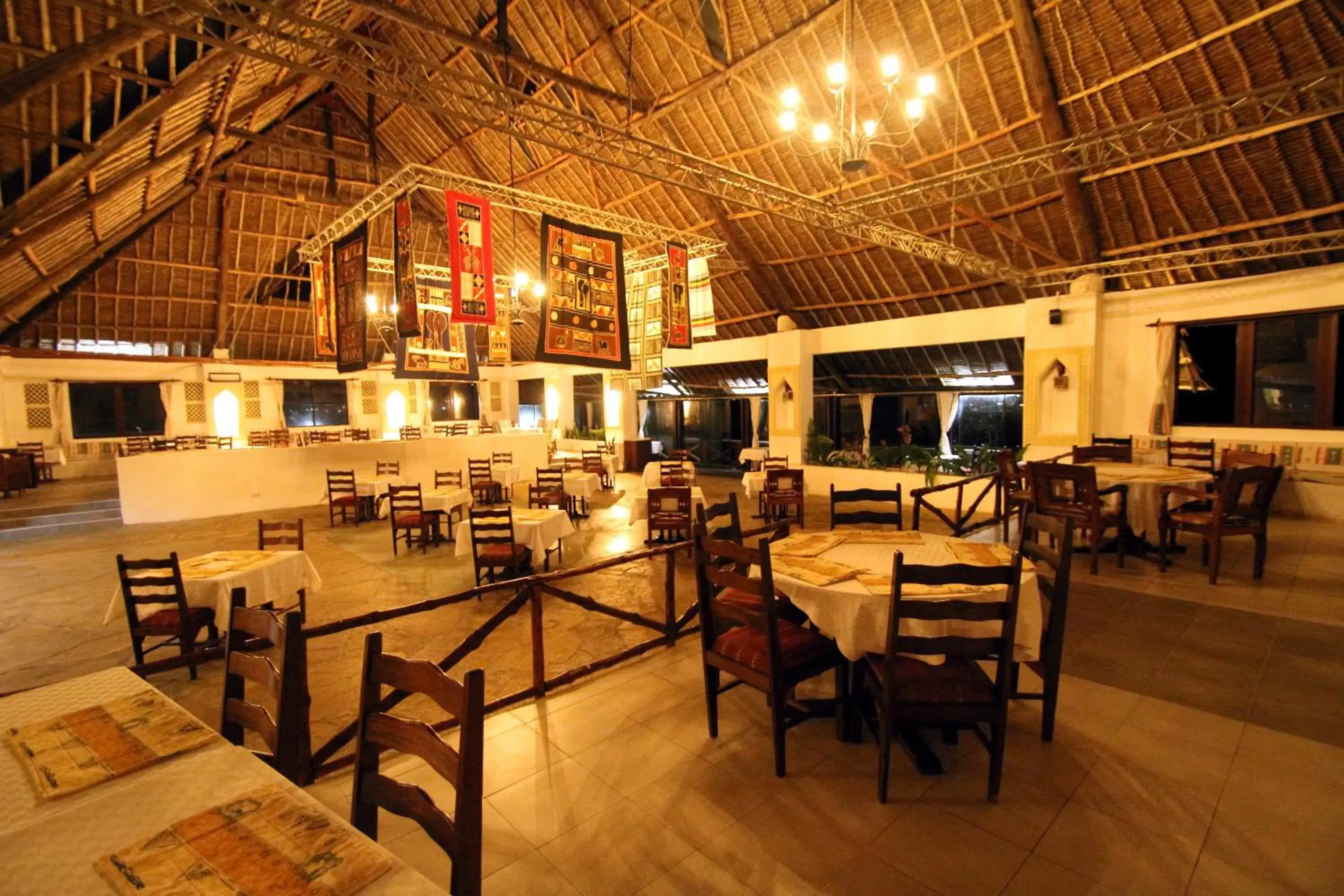 Restaurant/Places to Eat in Reef Hotel Mombasa