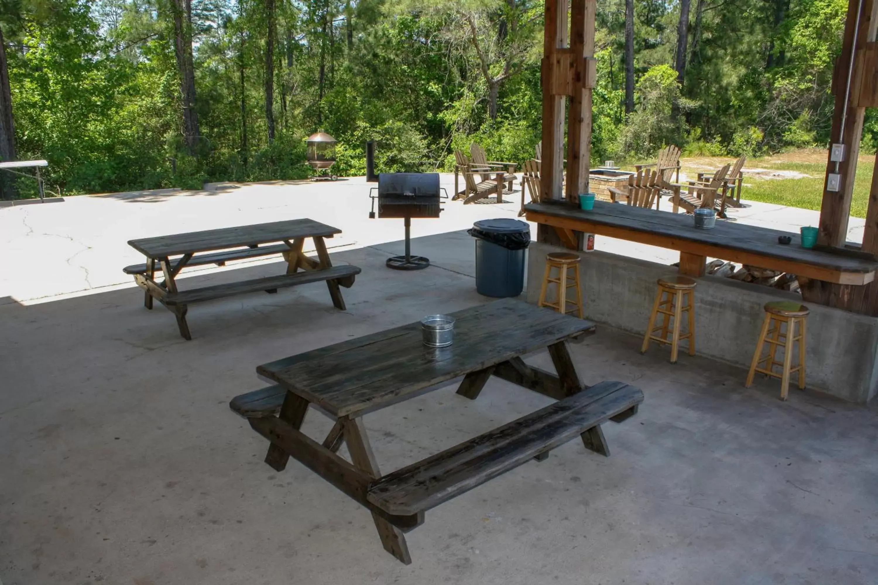 BBQ facilities in Rayburn Inn