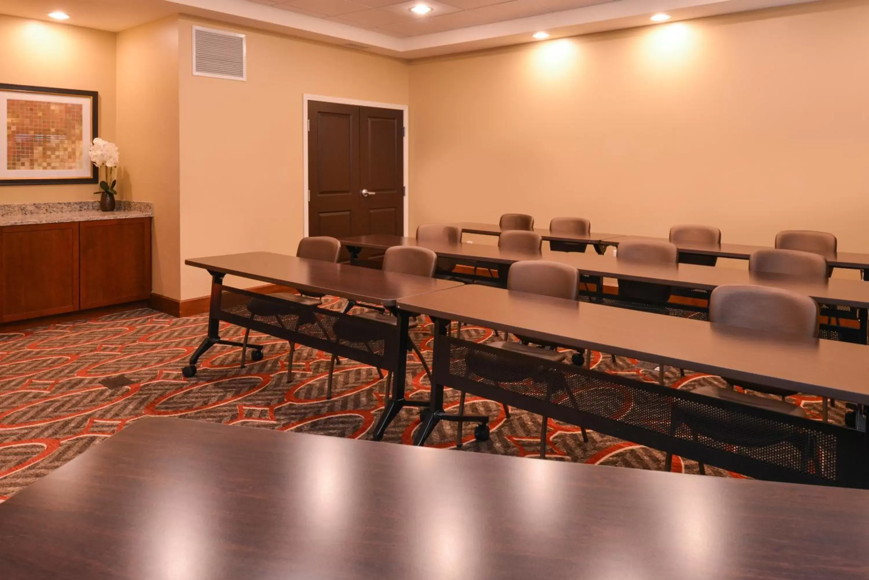 Meeting/conference room, Business Area/Conference Room in Staybridge Suites Merrillville, an IHG Hotel