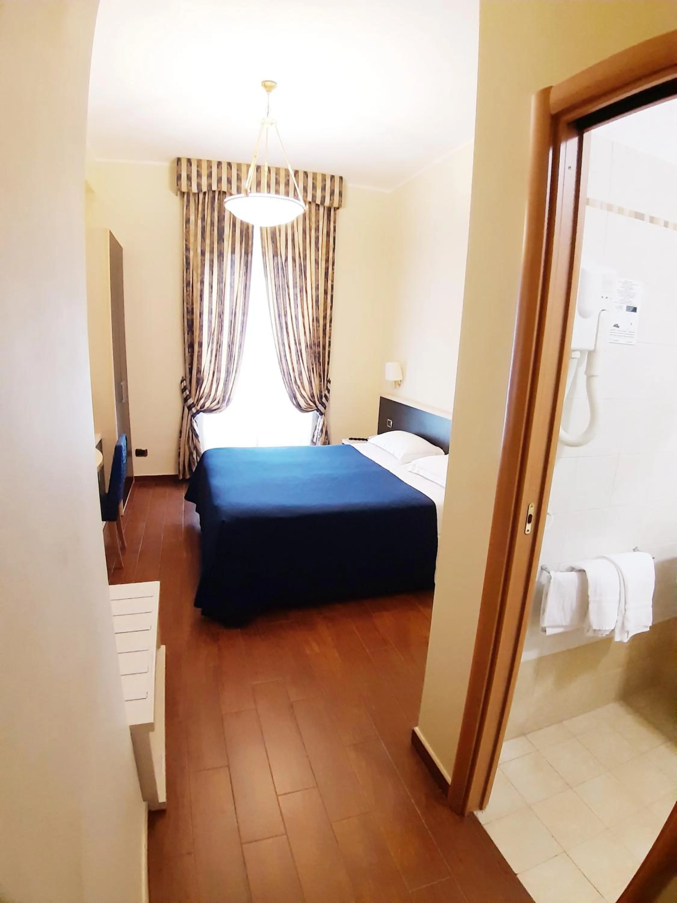 Bedroom, Bed in Hotel Mariano