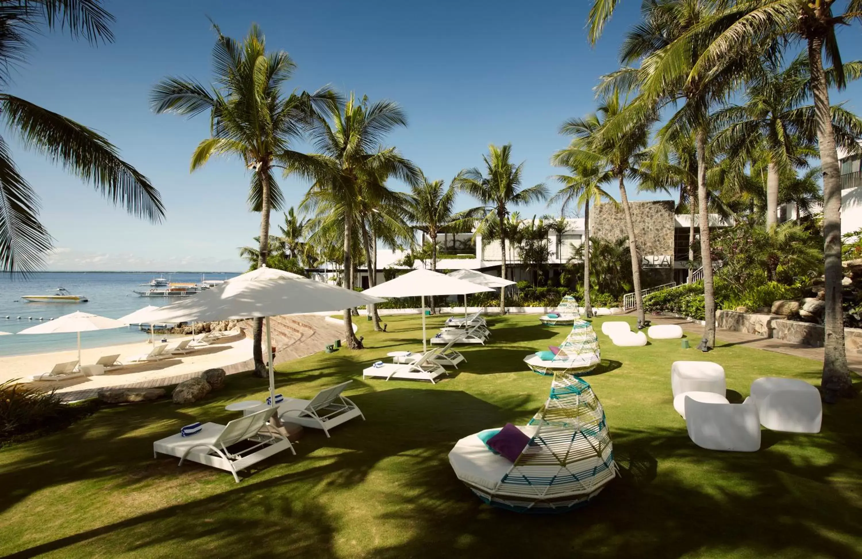 Lounge or bar in Mövenpick Hotel Mactan Island Cebu