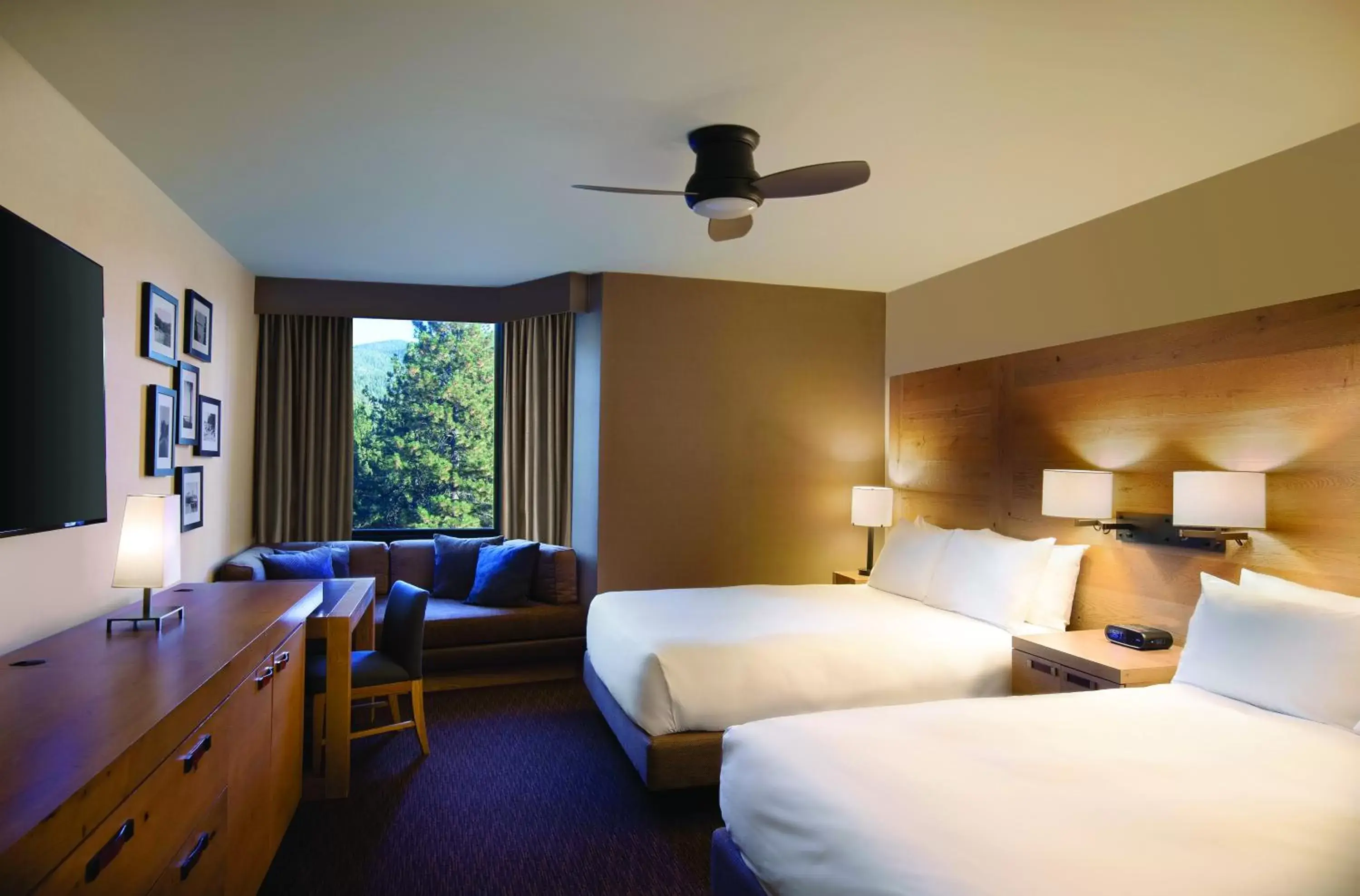 Double Room with Two Double Beds in Hyatt Regency Lake Tahoe Resort, Spa & Casino