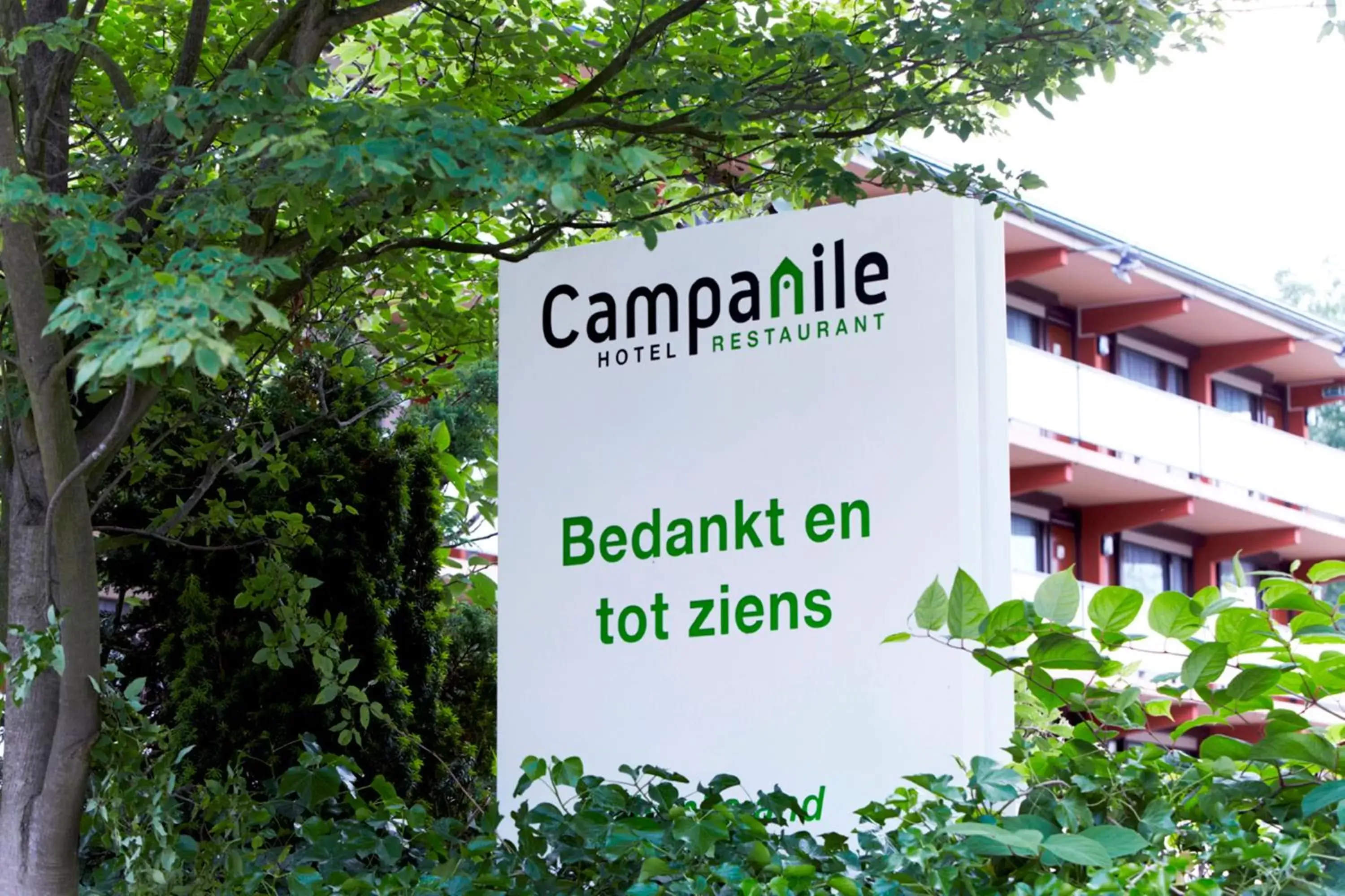 Facade/entrance, Property Building in Campanile Hotel & Restaurant Amsterdam Zuid-Oost